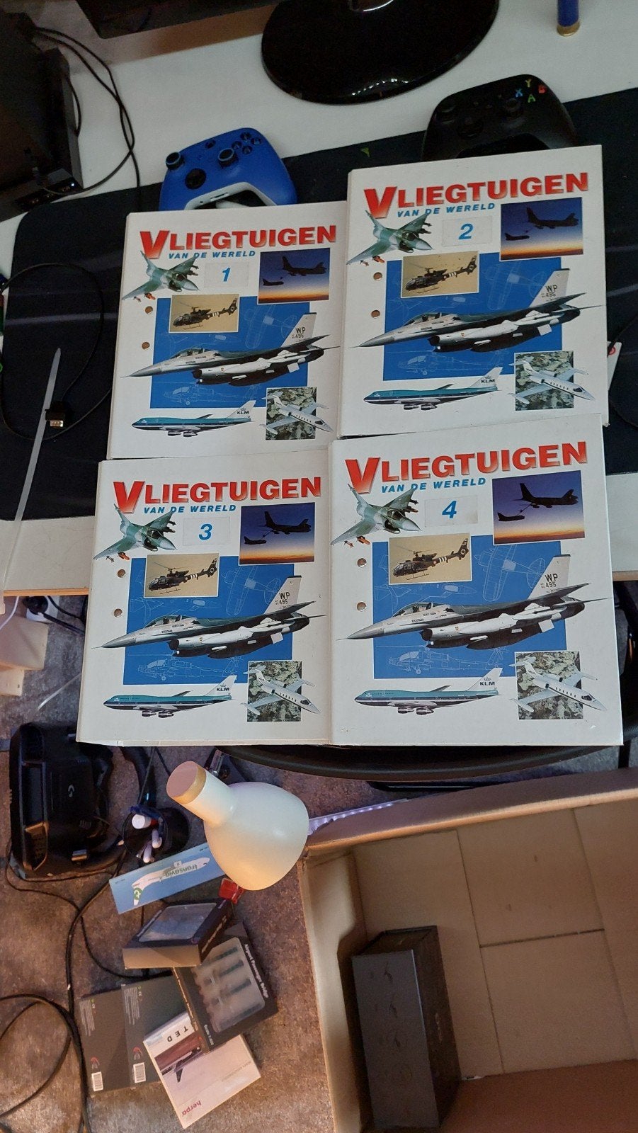 vliegtuigen van de wereld deel 1 tm 4, Verzamelen, Luchtvaart en Vliegtuigspotten, Ophalen of Verzenden, Boek of Tijdschrift