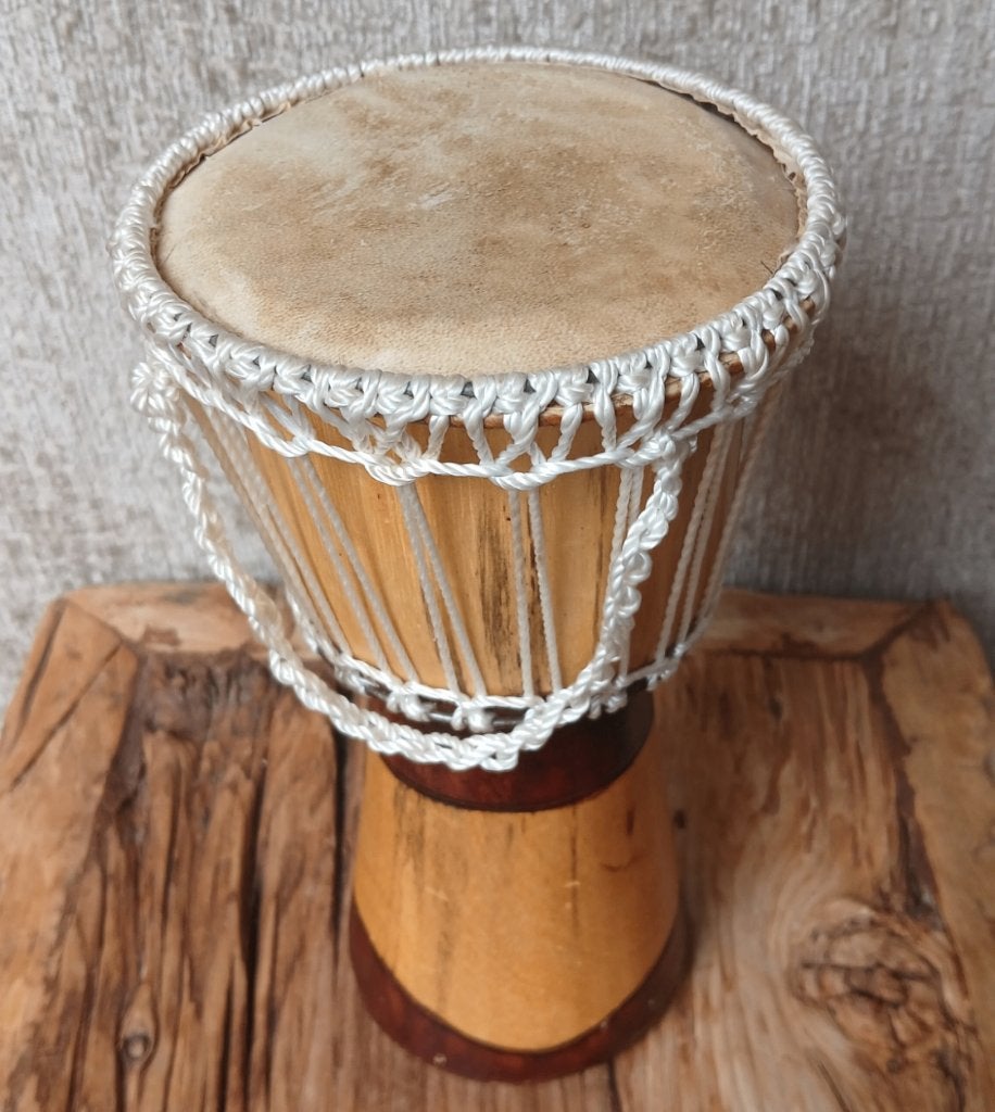 Djembe Drum uit Rwanda H 25 cm,, Muziek en Instrumenten, Percussie, Ophalen of Verzenden, Zo goed als nieuw, Trommel