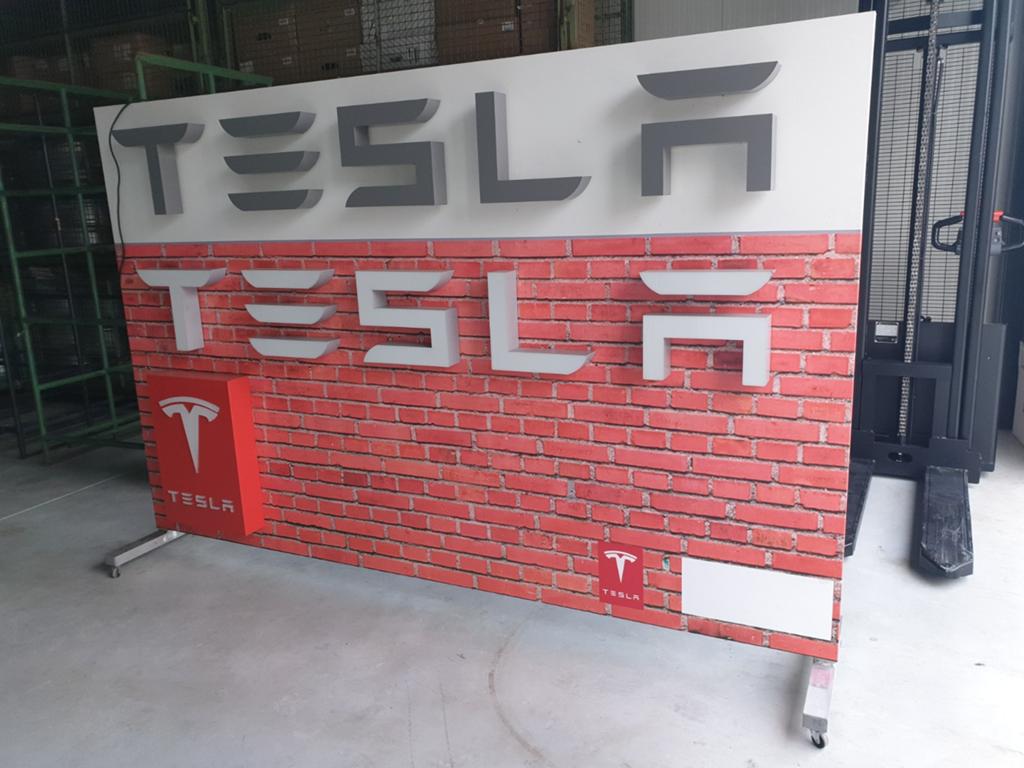 Tesla Sign Led verrijdbare wand 270 bij 180cm, marge factuur, Ophalen, Eu, Gebruikt, Eu