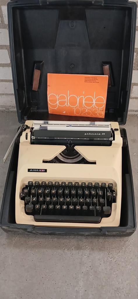 Vintage Adler Gabriele 25 typemachine € 80,00, Diversen, Typemachines, Ophalen