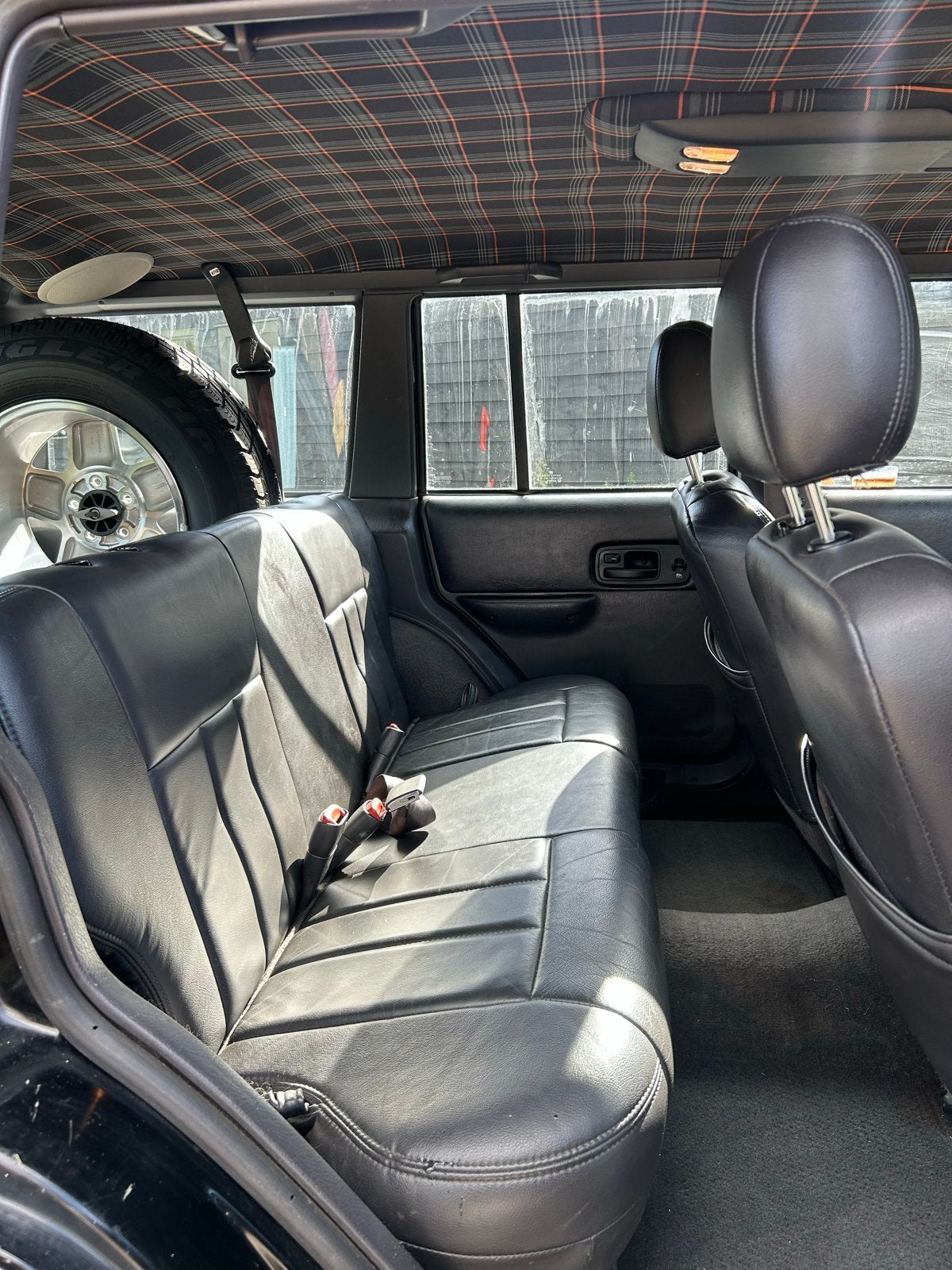 Jeep Cherokee 4.0 I AUT 2001 Zwart, foto 8