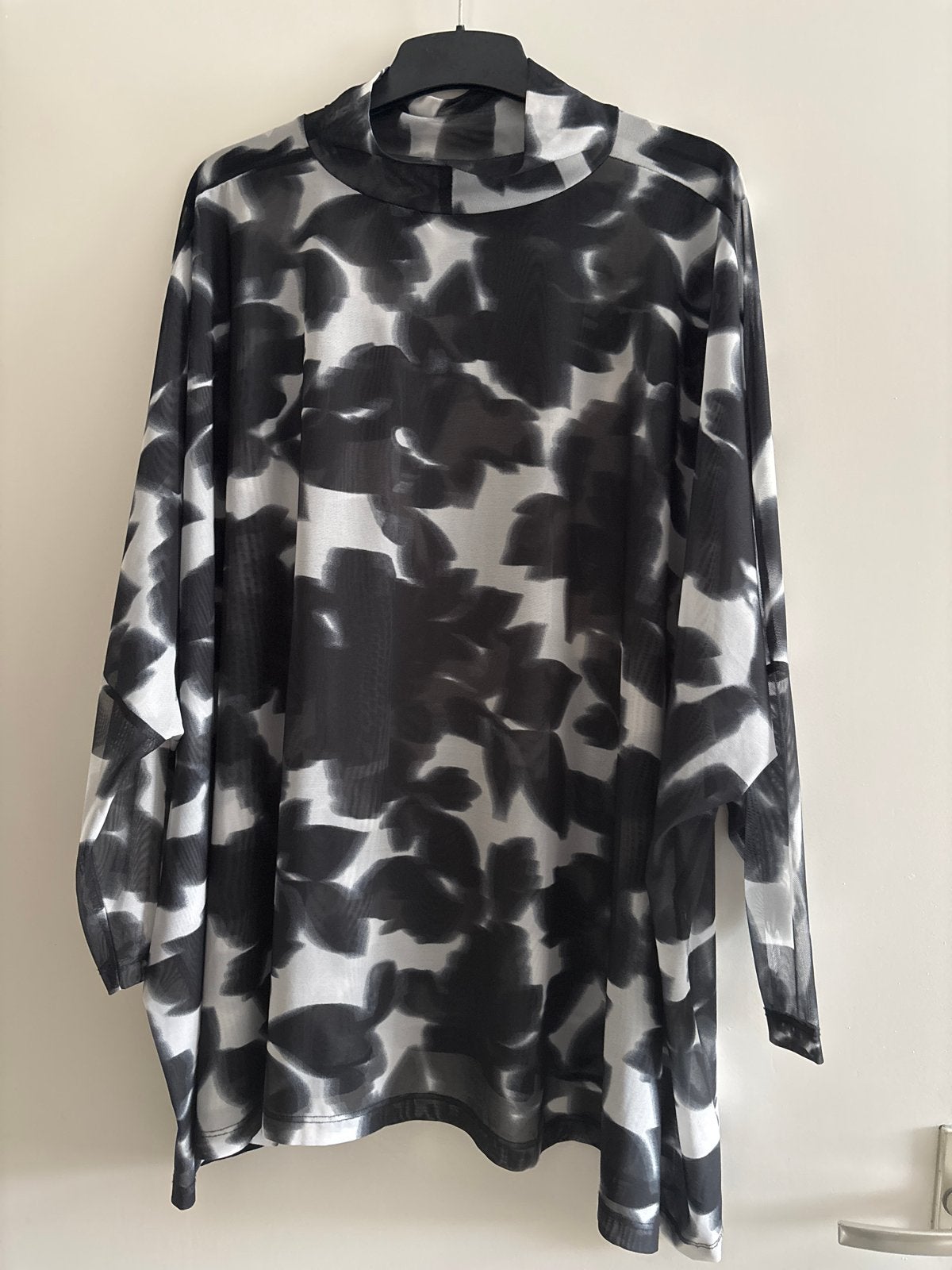 Ullapopken Tuniek Maat 50-52 Zwart/Wit Bloemenprint, Kleding | Dames, Ophalen of Verzenden, Zo goed als nieuw, Zwart, Blouse of Tuniek