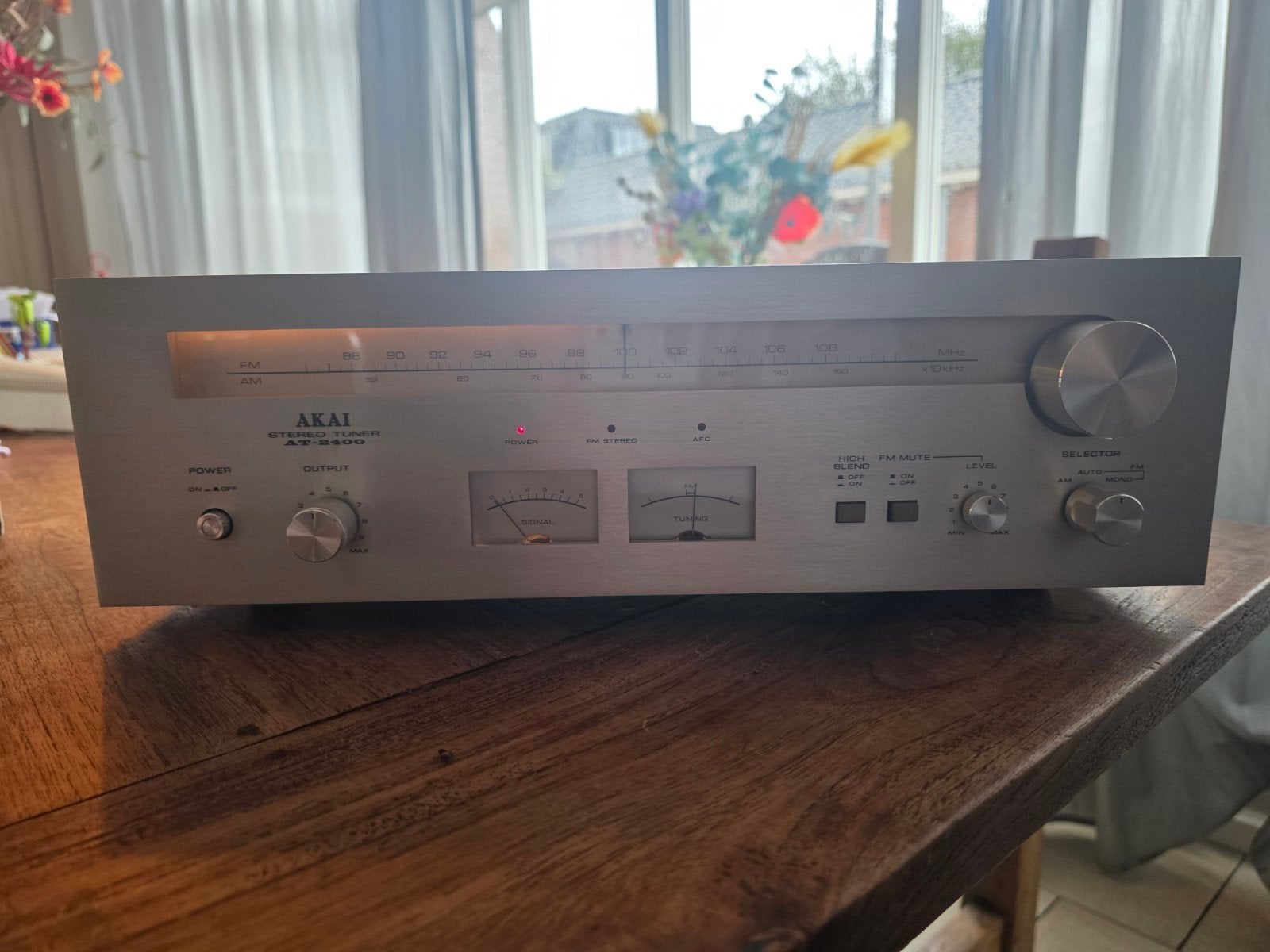 Akai AT-2400 Stereo Tuner - Vintage Audio, Ophalen of Verzenden, Gebruikt, Analoog