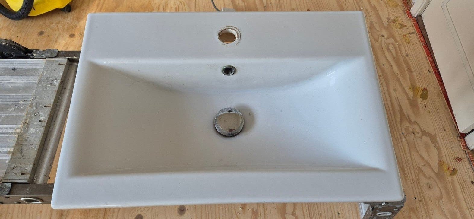 Witte wasbak, Ophalen, Gebruikt