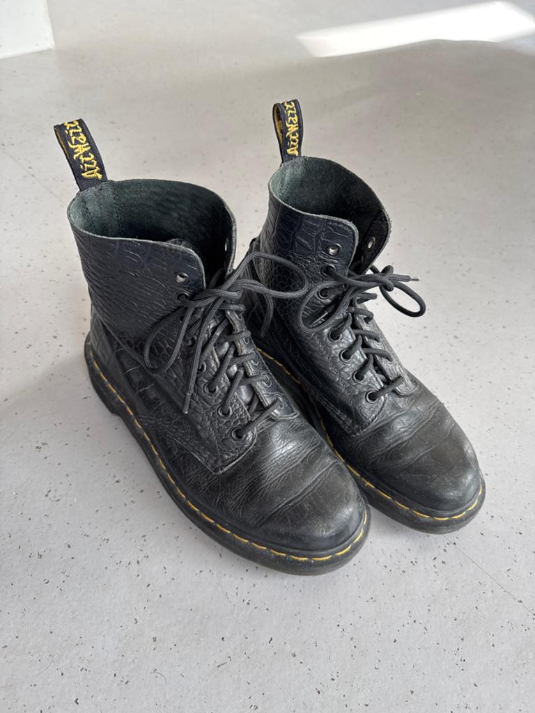 Dr. Martens Zwart Leren Kistjes Limited Edition Maat 39, Kleding | Dames, Schoenen, Zwart, Lage of Enkellaarzen, Ophalen of Verzenden