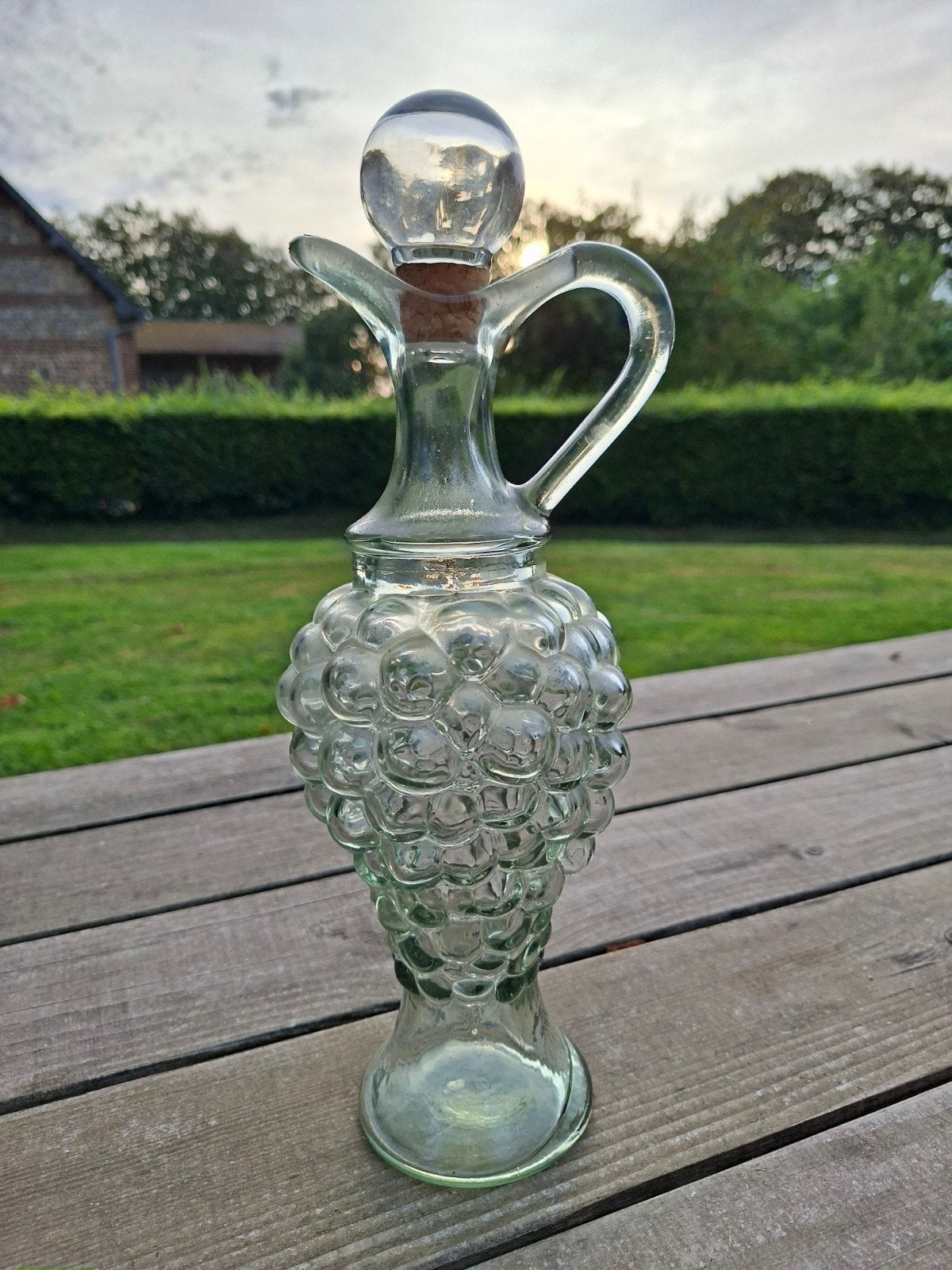 Vintage glazen karaf met druiventros design, Ophalen of Verzenden