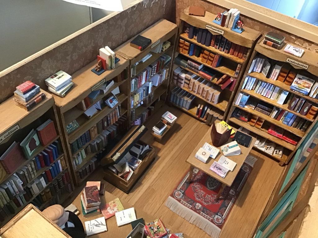 Miniatuur Boekenwinkel leeg, Ophalen of Verzenden, Zo goed als nieuw, Poppenhuis