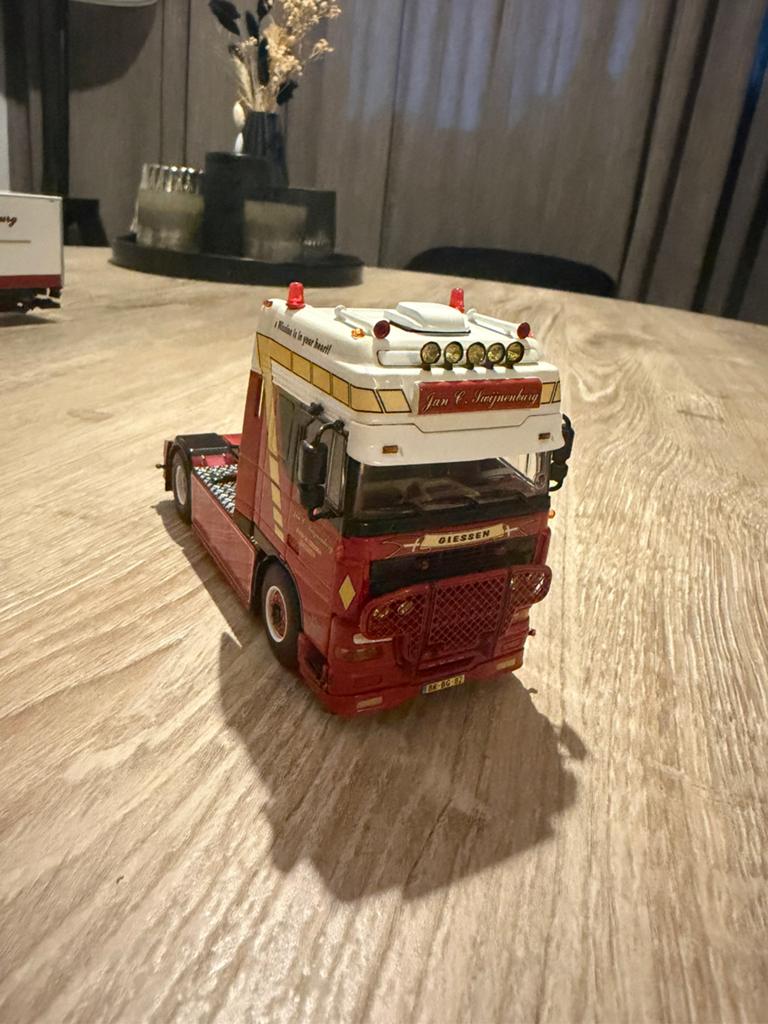 Wsi daf xf95 swijnenburg, Hobby en Vrije tijd, Modelauto's | 1:50, Ophalen of Verzenden, Zo goed als nieuw, Bus of Vrachtwagen