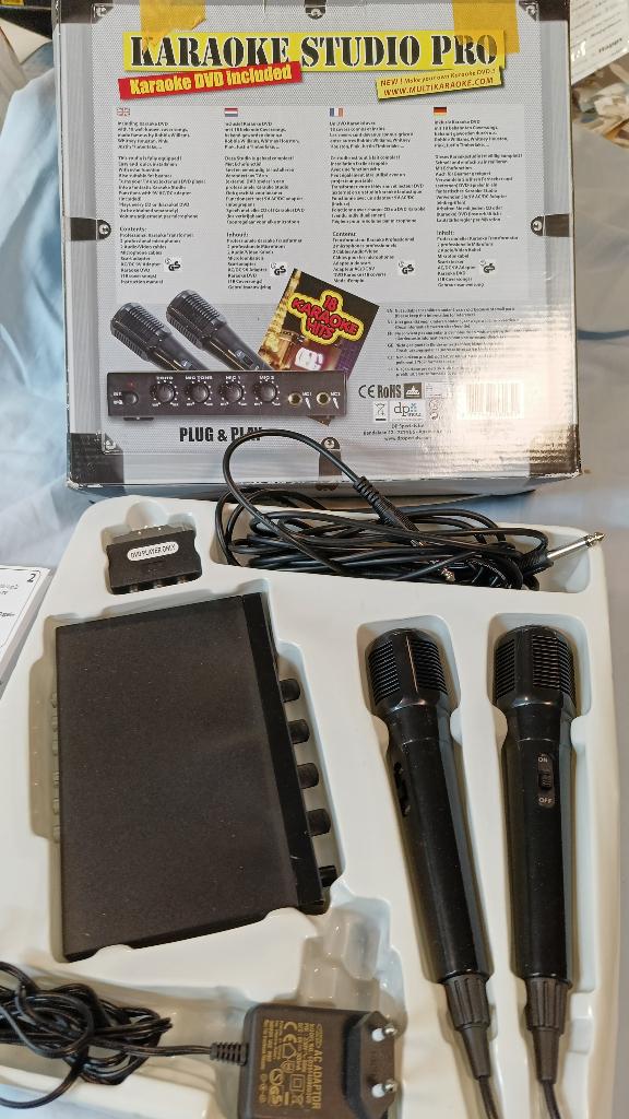Karaoke Studio Pro set 2 microfoons + echo KAR 008, Ophalen of Verzenden, Gebruikt, Complete set