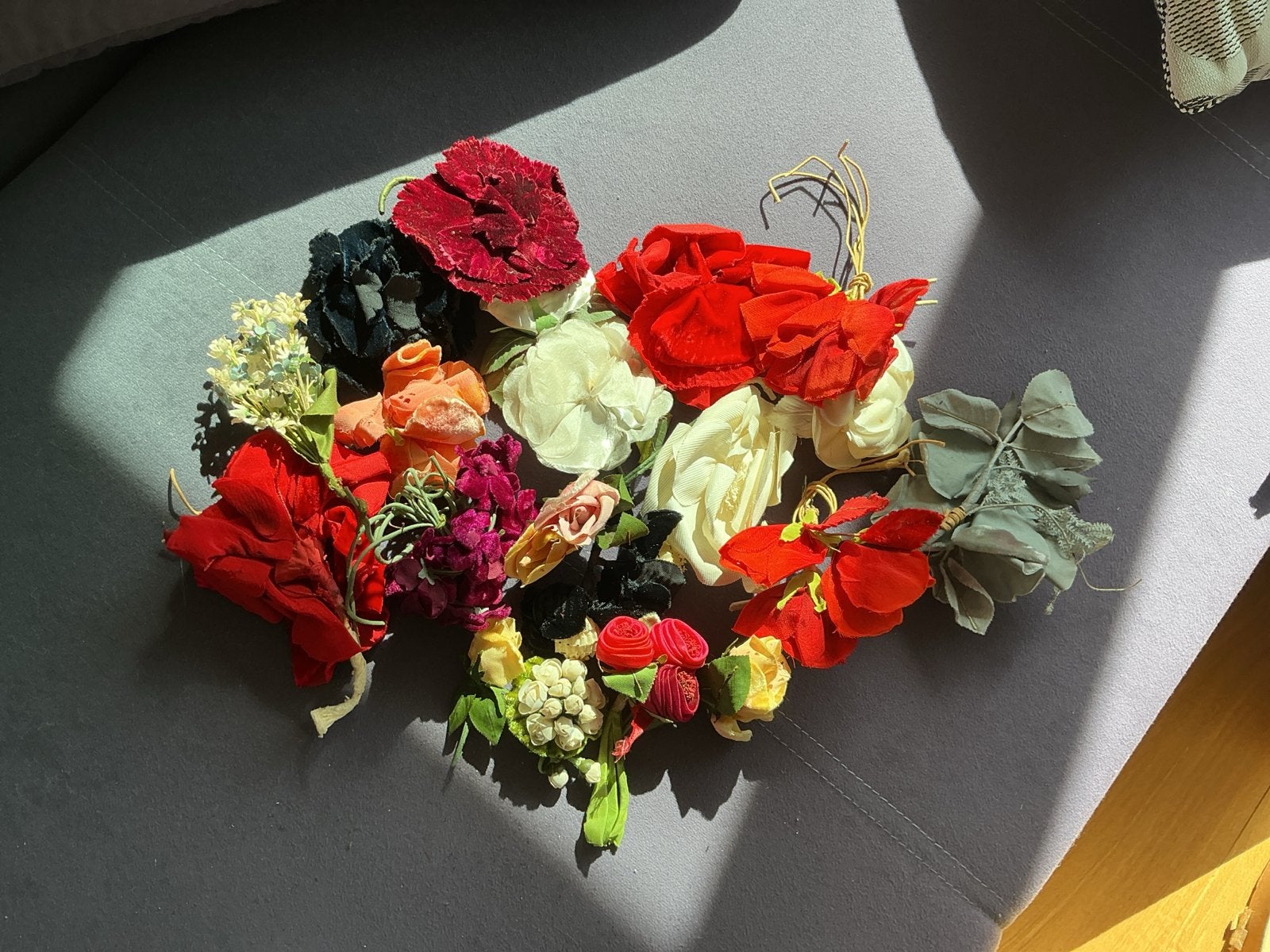 Diverse kunstbloemen en -takken, verschillende kleuren, Huis en Inrichting, Binnen, Gebruikt, Kunstbloem, Textiel
