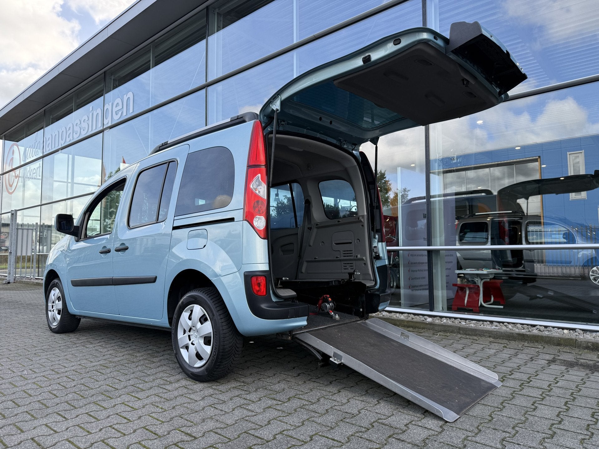 Renault Kangoo Family 3+1 Rolstoelauto 1.6-16V Expression (N, Auto's, Stof, Gebruikt, Beige, Blauw