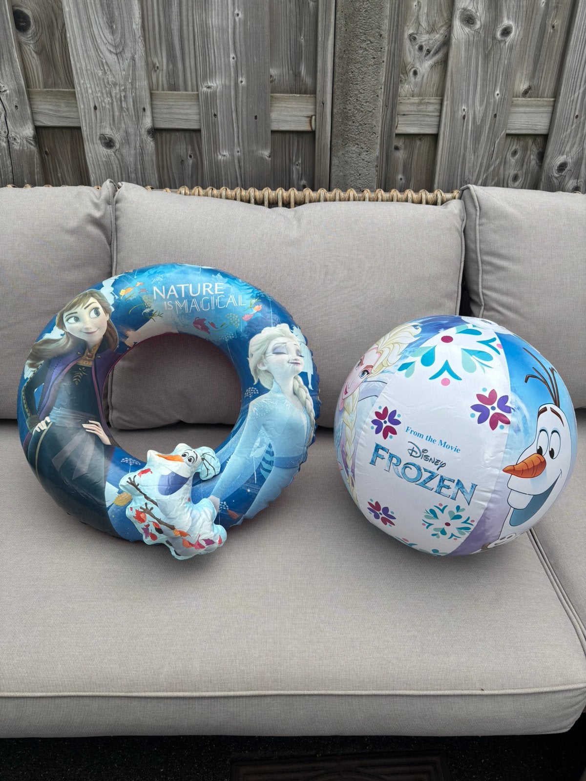Frozen Zwemband, prinsessen zwembamd en strandbal, Ophalen of Verzenden, Zo goed als nieuw