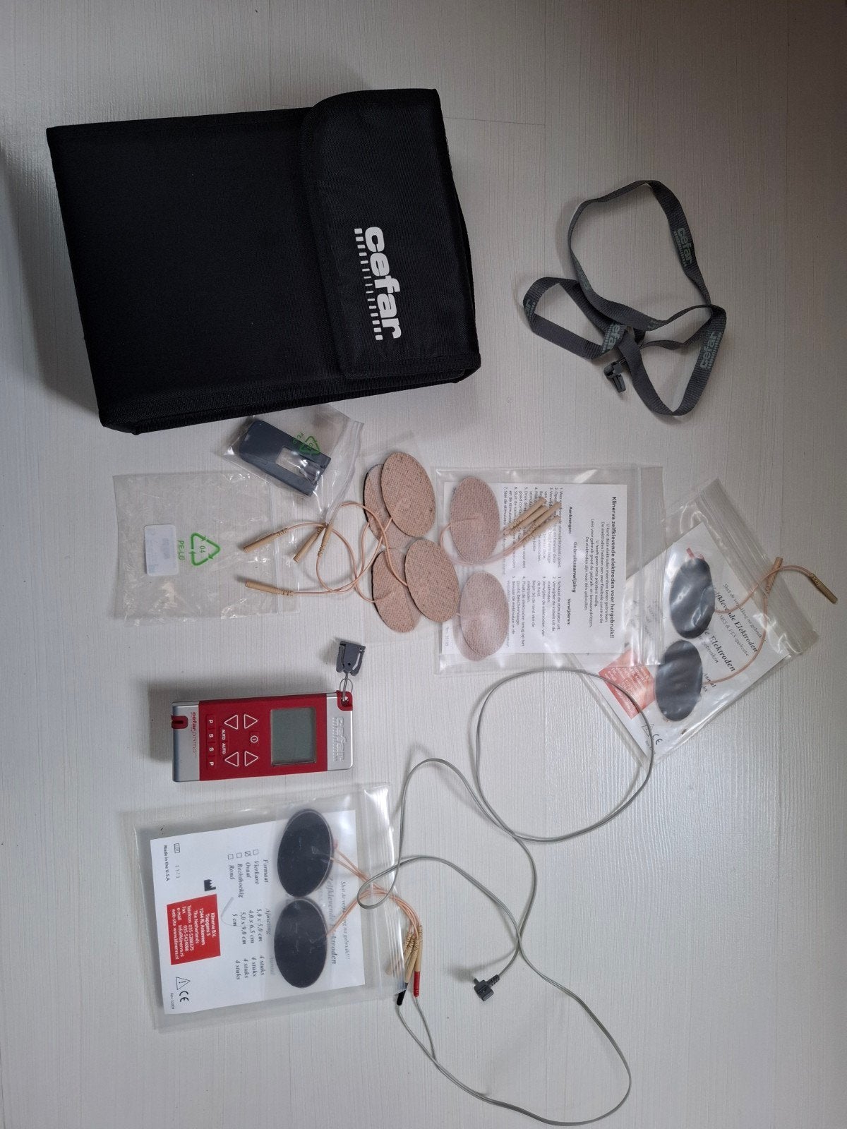 Cefar Pijnbestrijding TENS Apparaat met Accessoires, Ophalen of Verzenden, Gebruikt, Apparaat
