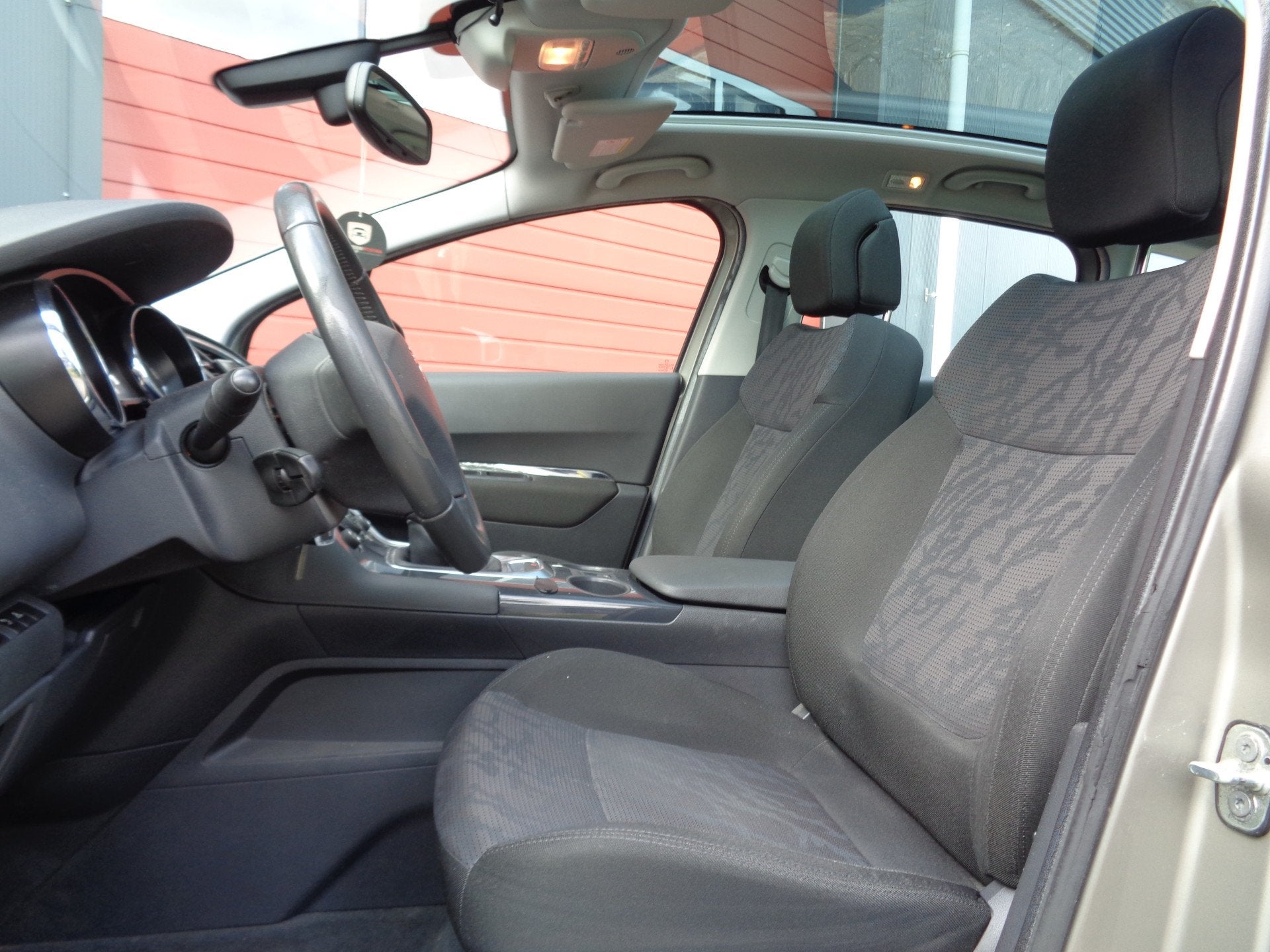 Peugeot 3008 1.6 VTi Première,93000 km NAP Dealer onderhoud, Auto's, Voorwielaandrijving, Gebruikt, 4 cilinders, Handgeschakeld