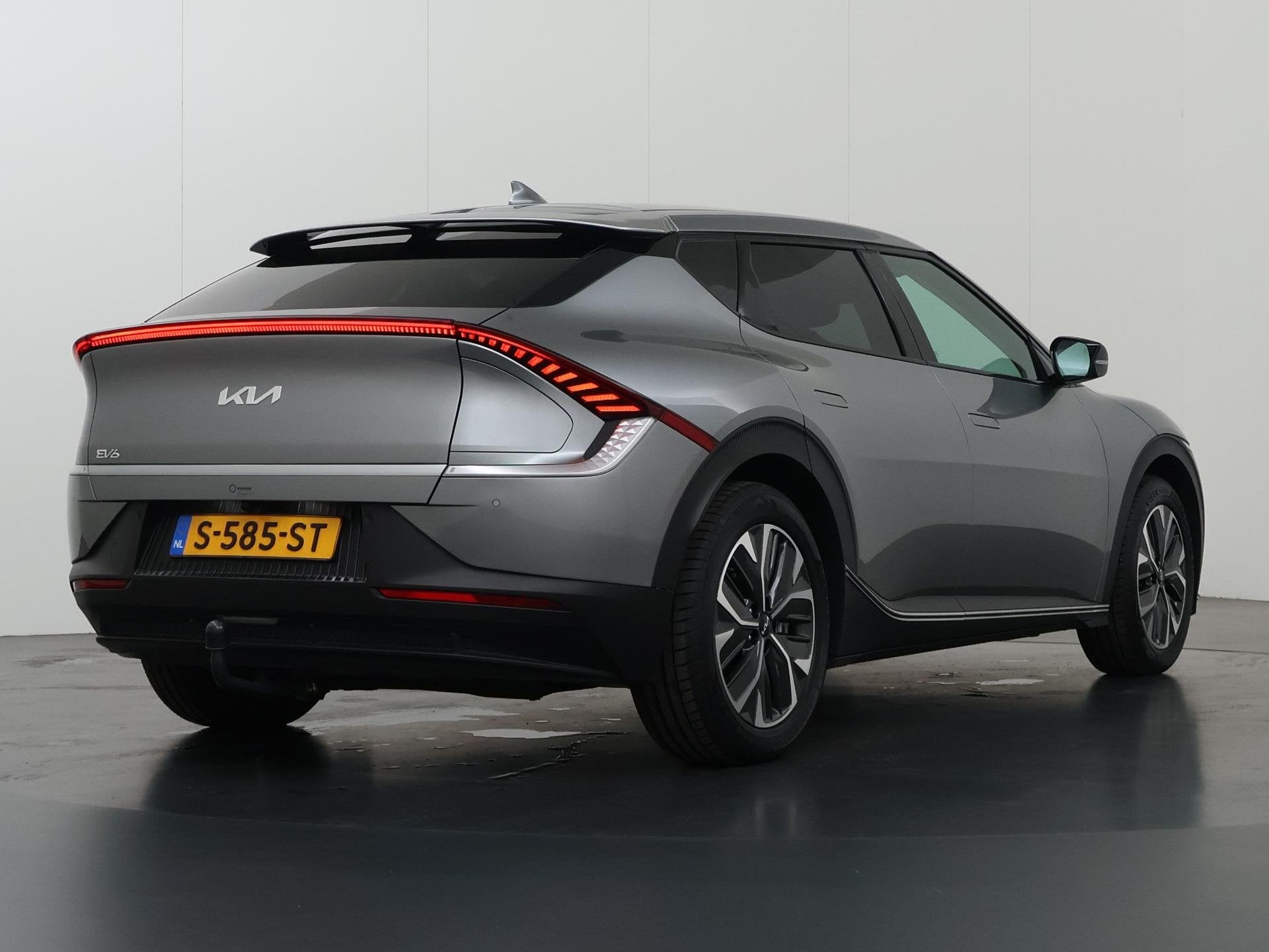 Kia EV6 Air 58 kWh | Trekhaak | Stoel/Stuurwielverwarming |, Auto's, Automaat, Automatische klimaatregeling, Gebruikt, 750 kg