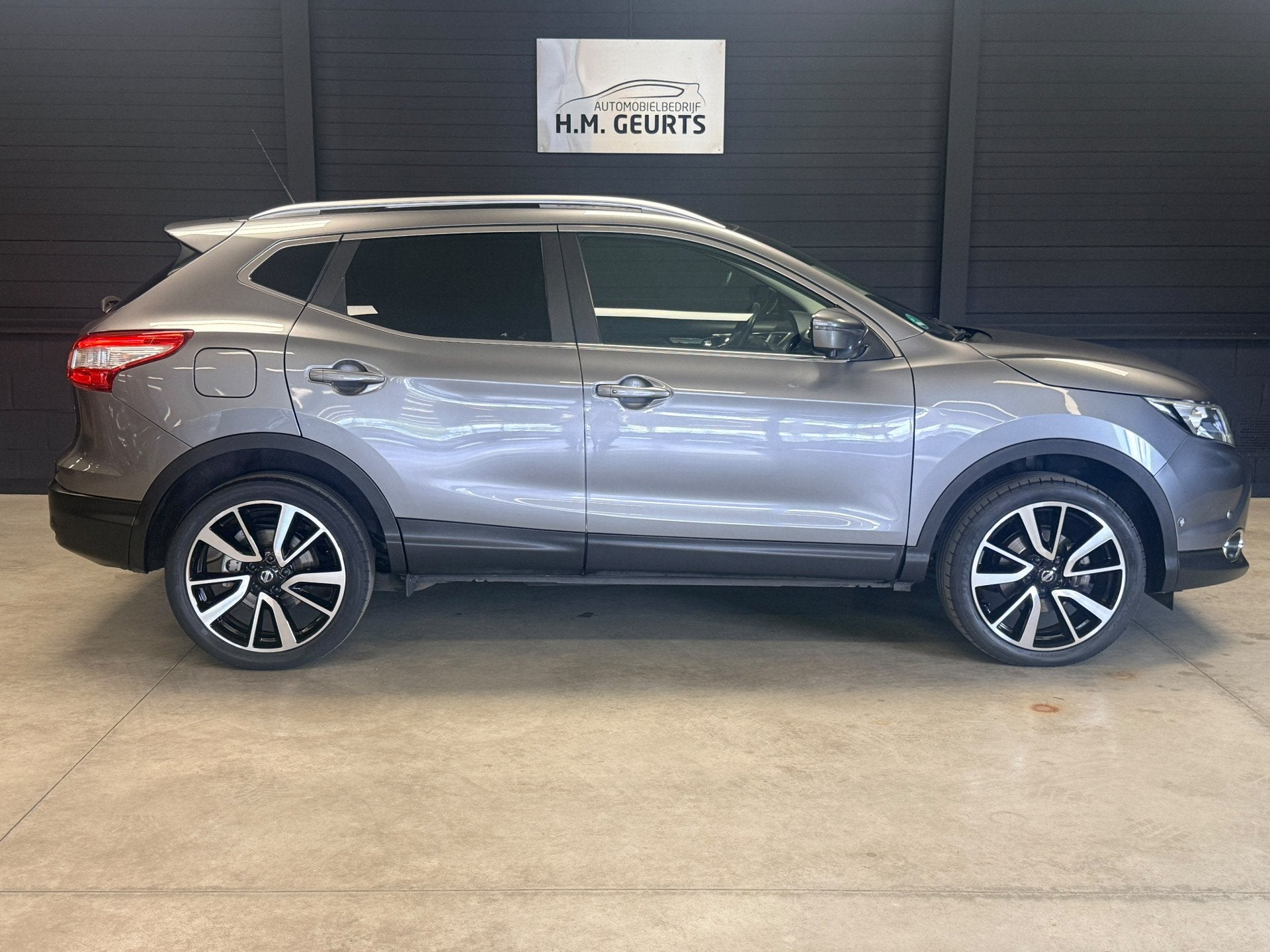 Nissan QASHQAI 1.2 Tekna | 360 Camera | Leder | 19” | Na, Voorwielaandrijving, Gebruikt, 4 cilinders, 116 pk