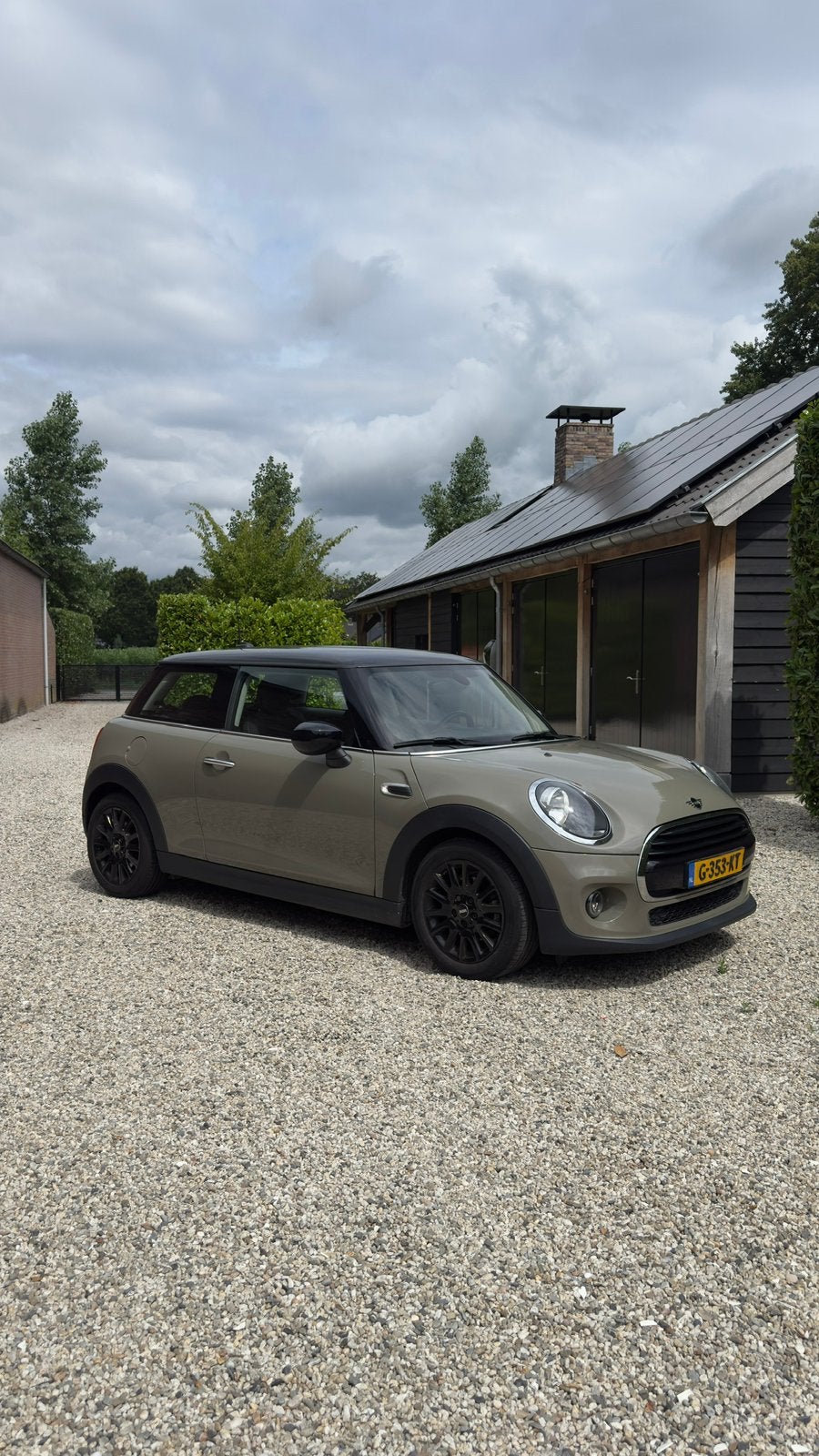 Mini 3-deurs (f56) 1.5 136pk Aut 2019 Grijs, Auto's, Mini, 136 pk, 4 stoelen, 49 €/maand, Origineel Nederlands