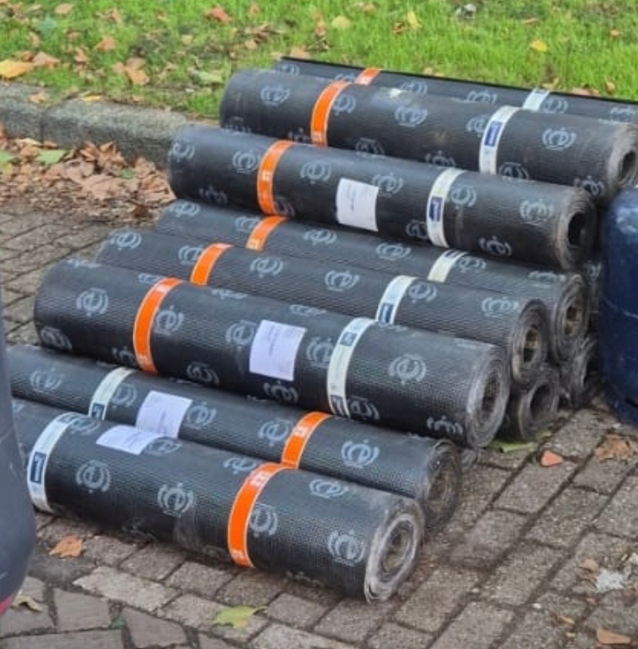 Dakbedekking rollen, Ophalen, Overige materialen, Zwart, Zo goed als nieuw