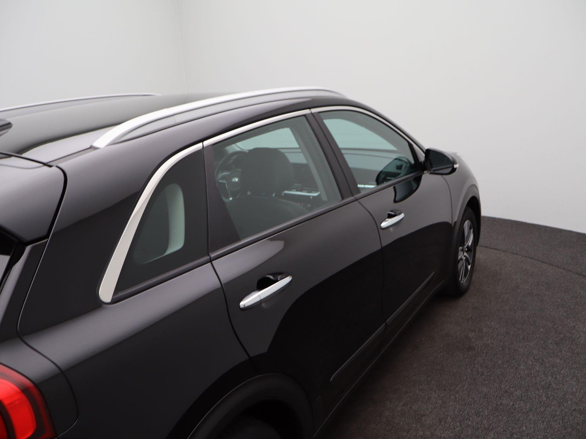 Foto 41 van Kia Niro 1.6 GDi Hybrid DynamicLine | Clima | Navi | Camera