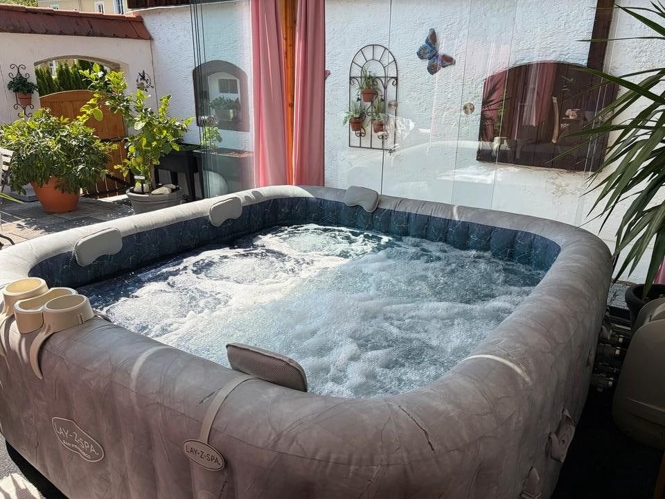 Lay-Z-Spa Whirlpool hydrojet opblaasbaar met accessoires, Ophalen of Verzenden