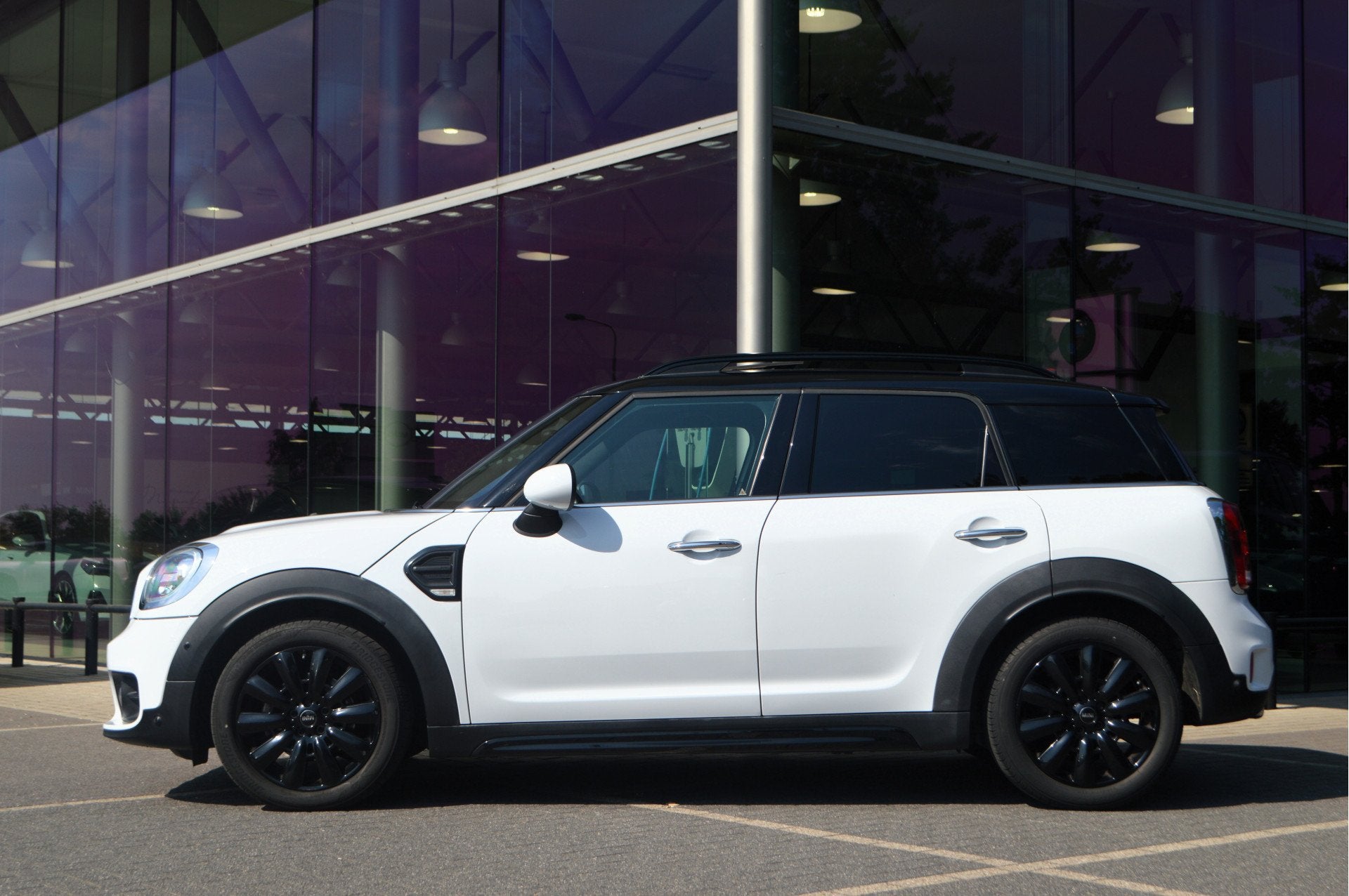 MINI Countryman Cooper Chili Automaat / Panoramadak / Head-u, Auto's, 136 pk, Gebruikt, Countryman, Leder en Stof