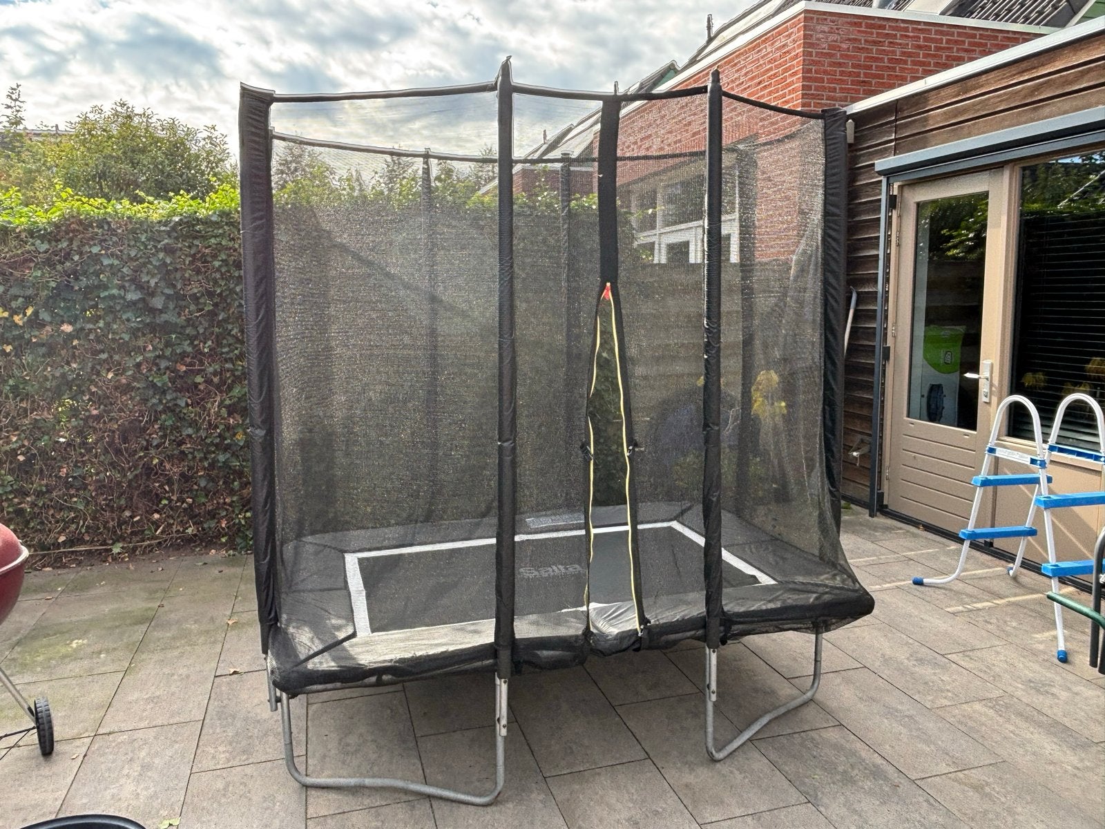Salta Trampoline 214x153 150kg belastbaar in goede staat, Ophalen, Gebruikt
