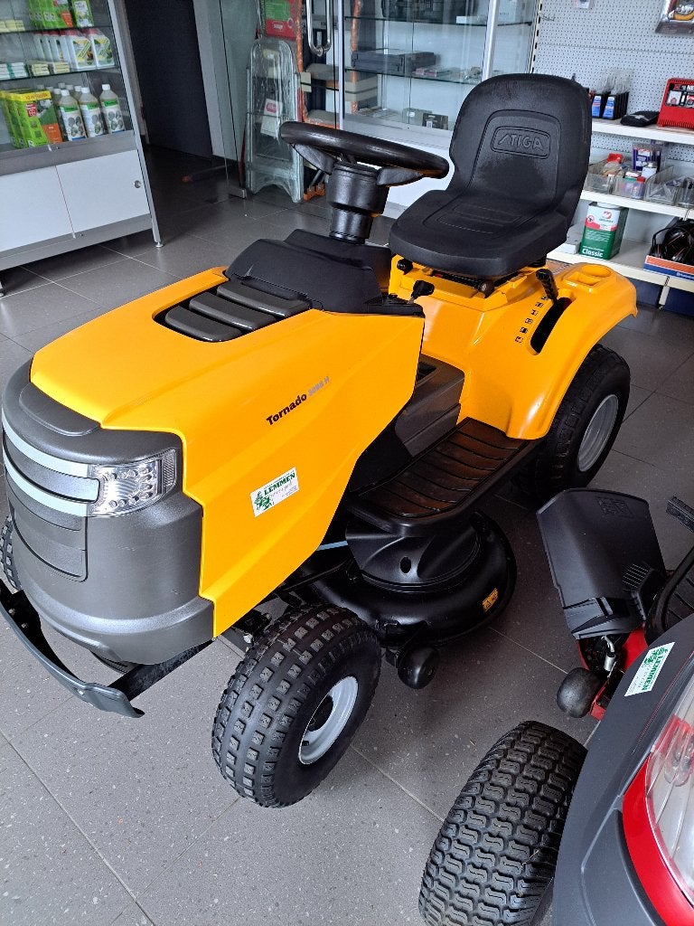 Stiga Tornado 3098H zitmaaier, Ophalen, Gebruikt, Stiga, Benzine-grasmaaier