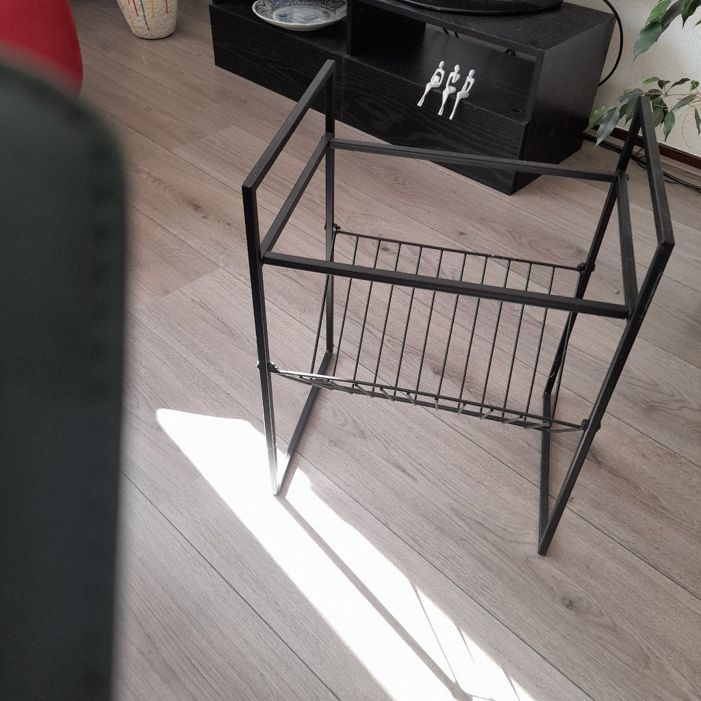 Kranten/tijdschriften bak, Ophalen, Zo goed als nieuw