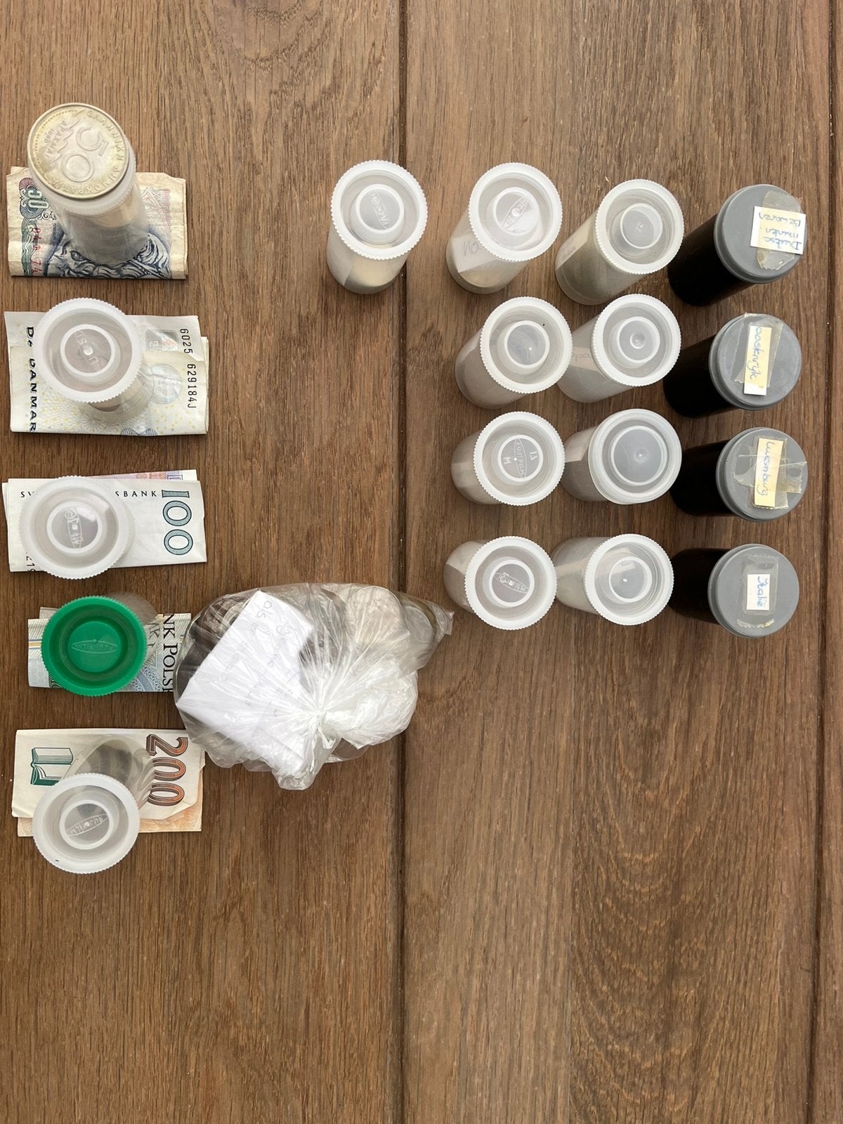 Munt en papiergeld. 18 verschillende landen, Ophalen of Verzenden, Nederland en Buitenland