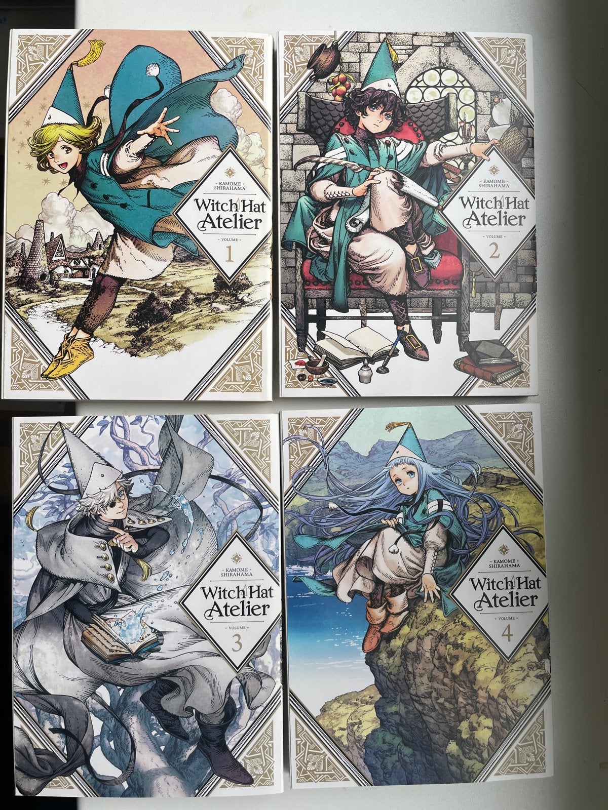 Witch Hat Atelier - Volumes 1-4 (Engels), Boeken, Meerdere comics, Ophalen of Verzenden, Zo goed als nieuw, Japan (Manga)