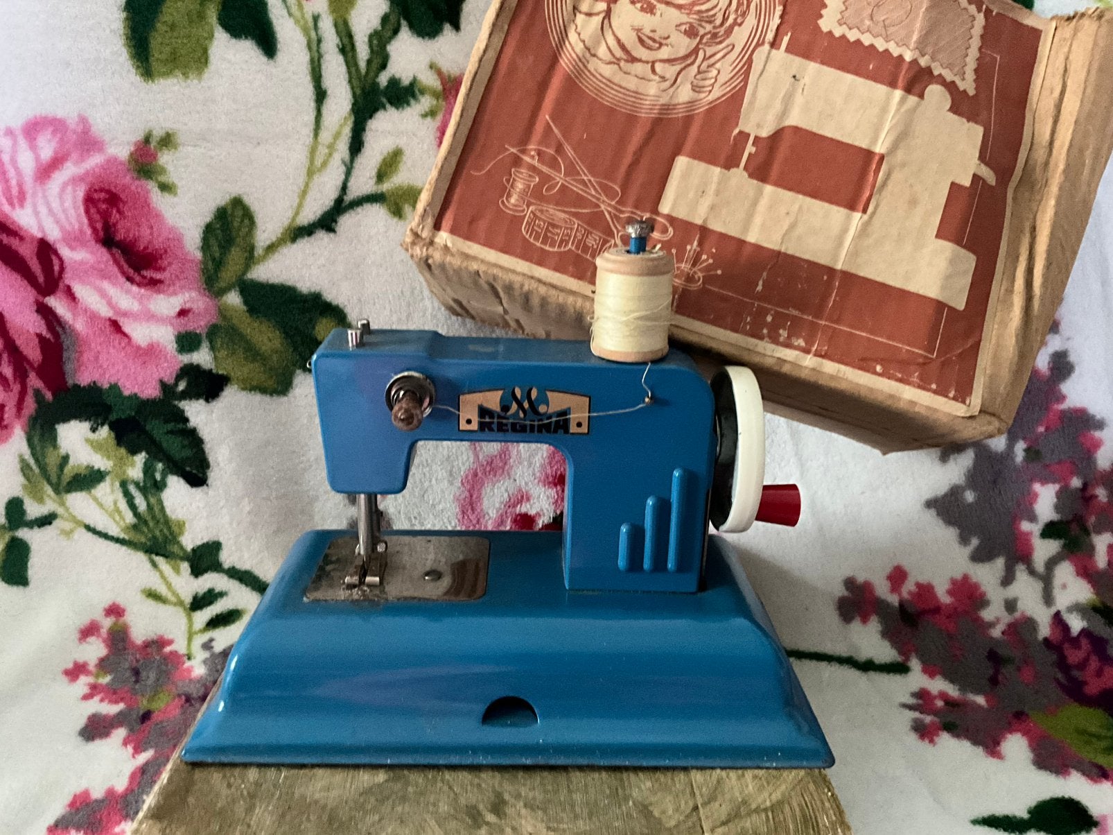 Regina antieke blikken kinder naaimachine in doos., Ophalen of Verzenden