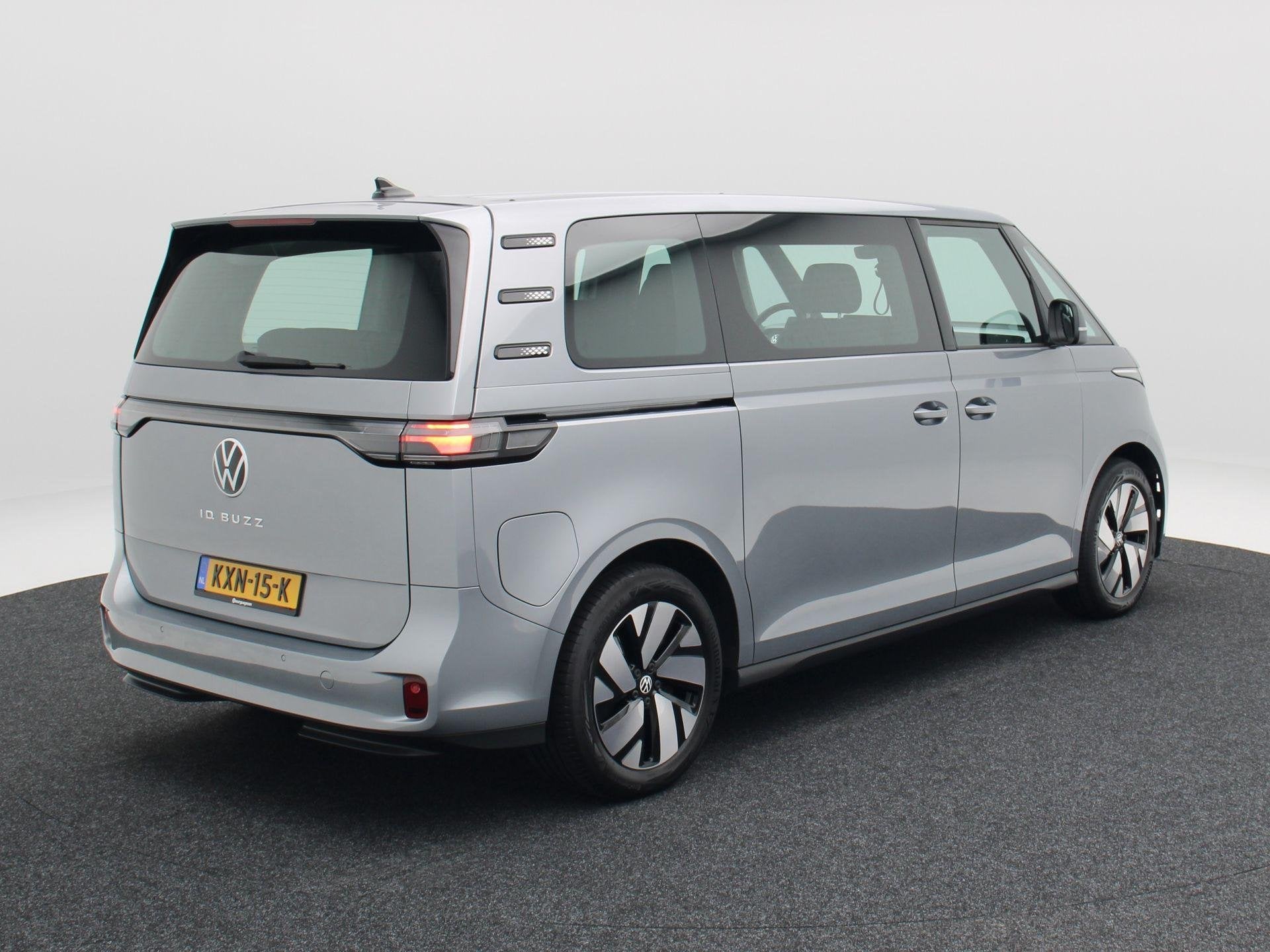 Volkswagen ID. Buzz Pro 86 kWh 286 Pk LWB 7 Persoons | Cruis, Auto's, Dealer onderhouden, Gebruikt, Parkeersensor, 7 stoelen