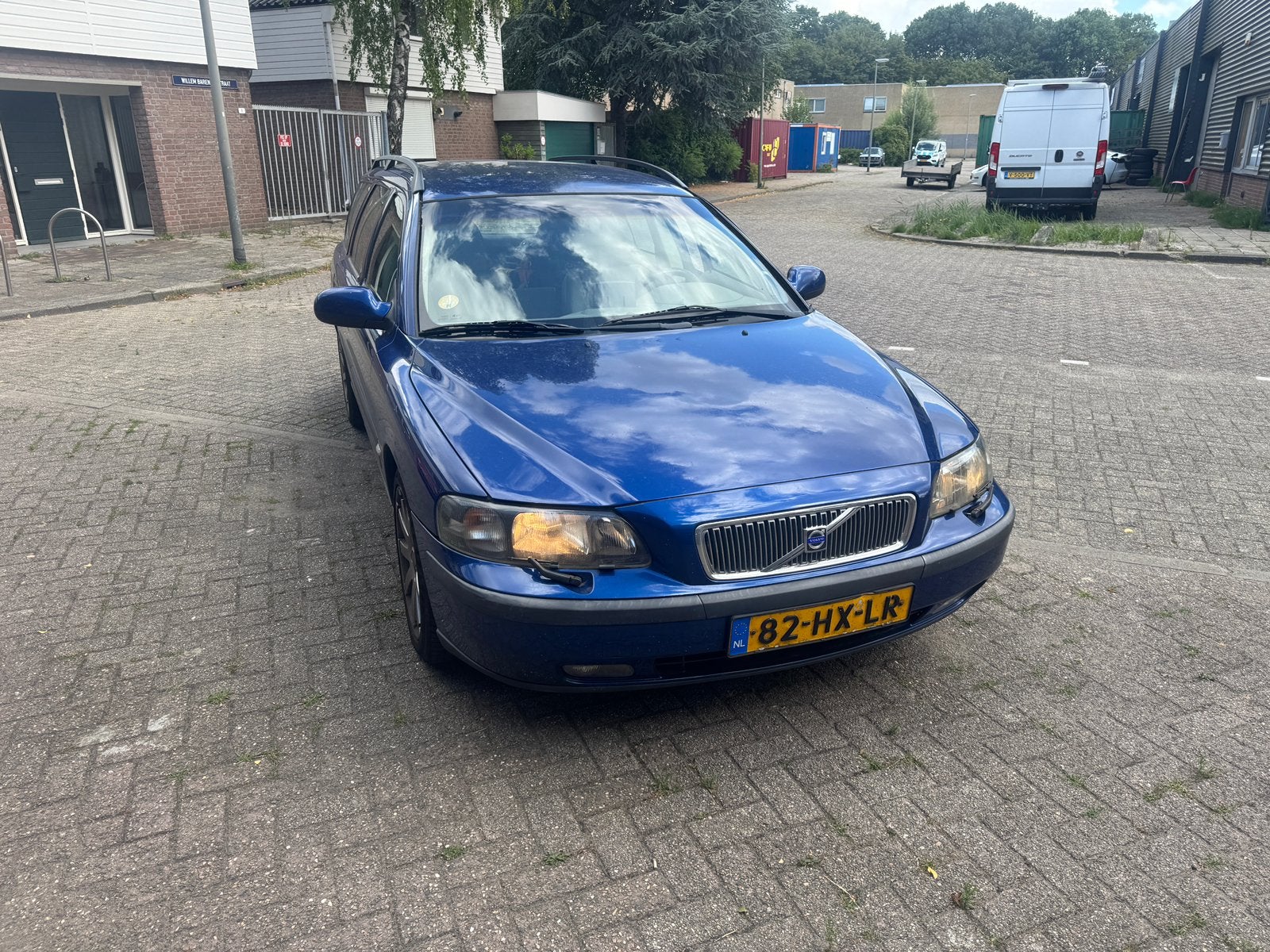 Volvo V70 2.4 T 200PK AUT 2002 Blauw, Auto's, 1800 kg, Blauw, Stationwagon, 2435 cc