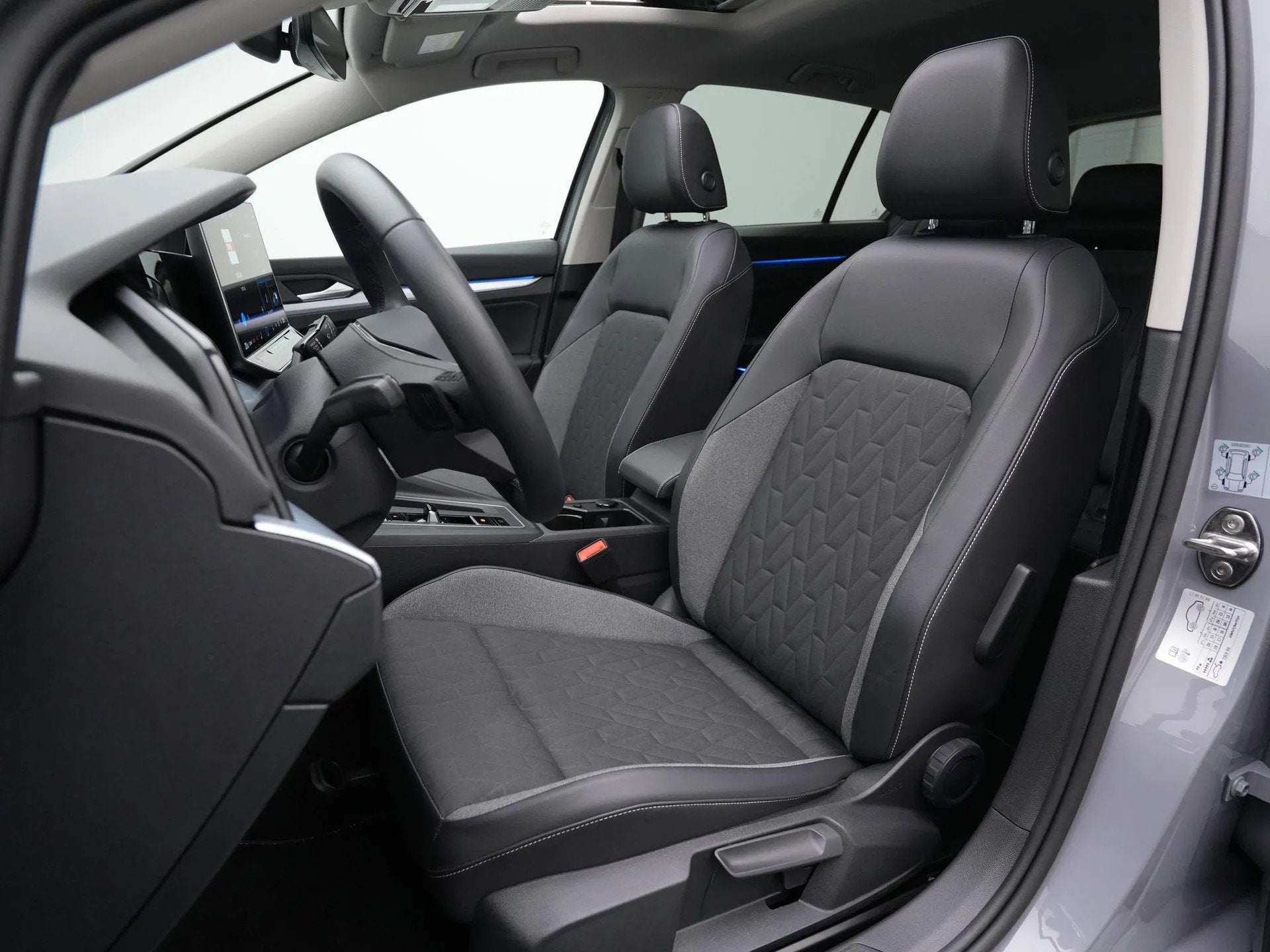 Volkswagen Golf 1.5 eTSI 115 pk DSG Life Goal Edition, Automatische klimaatregeling, 116 pk, Bedrijf, 19 km/l