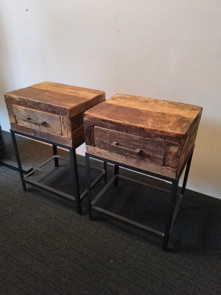 Nachtkastjes / site table, Ophalen, Minder dan 55 cm, Zo goed als nieuw, 60 cm of meer