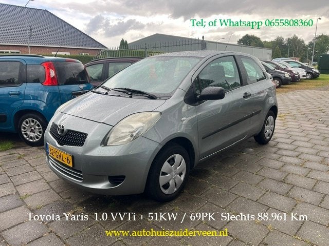 TOYOTA Yaris 1.0 12V VVT-I 3DR Plus 88.000 KM, Auto's, Dealer onderhouden, 750 kg, Bedrijf, Handgeschakeld