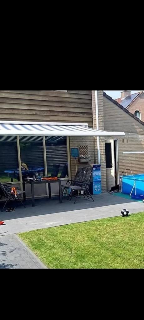 Zonnescherm 5 meter - doek heeft aandacht nodig, Tuin en Terras, Zonneschermen, Ophalen of Verzenden, Gebruikt, 450 cm of meer
