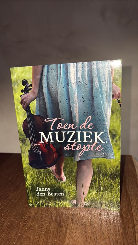 Janny den Besten - Toen de muziek stopte, Ophalen of Verzenden, Zo goed als nieuw, Janny den Besten