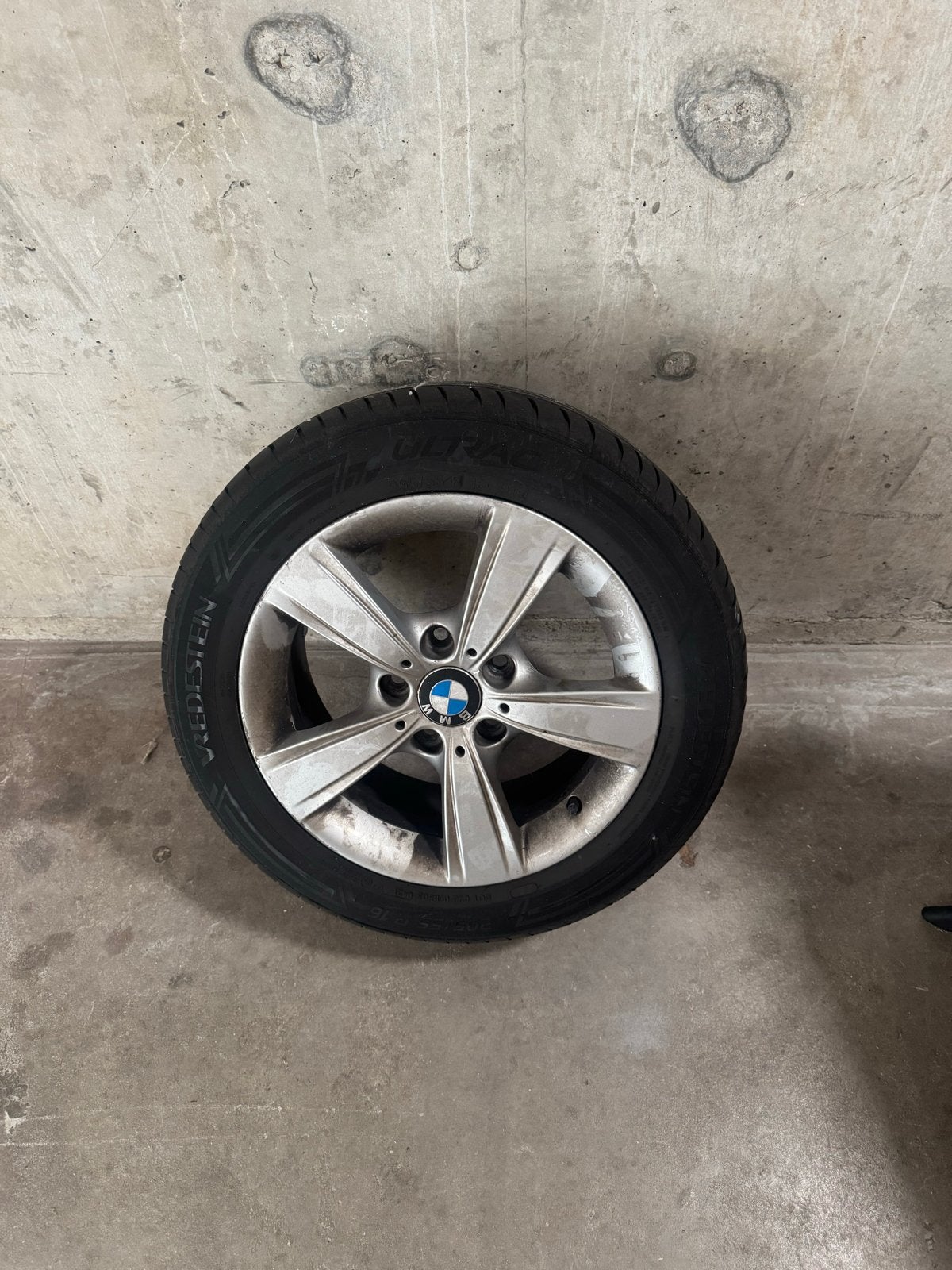 Originele BMW velgen met Vredestein zomerbanden (2021), Auto-onderdelen, Banden en Velgen, Ophalen, Gebruikt, 16 inch, Banden en Velgen