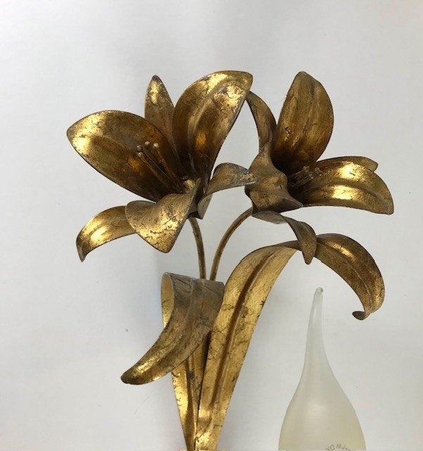 Vergulde wandlamp met lelies circa 1960, Met snoer/stekker, E14 (klein), Ophalen of Verzenden, Wandlamp