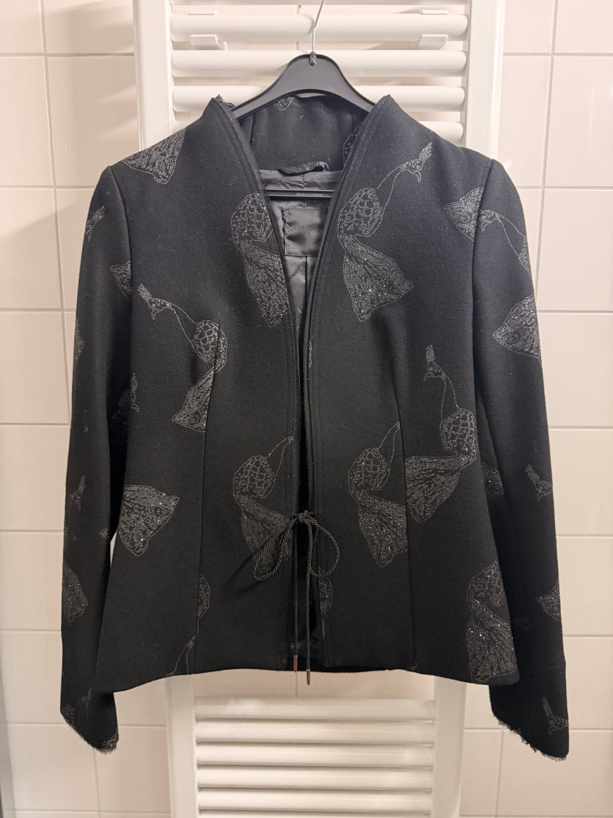 Costume National Luxe - Peacock Wool Jacket – IT 40 / S, Ophalen of Verzenden, Zo goed als nieuw, Maat 36 (S), Zwart