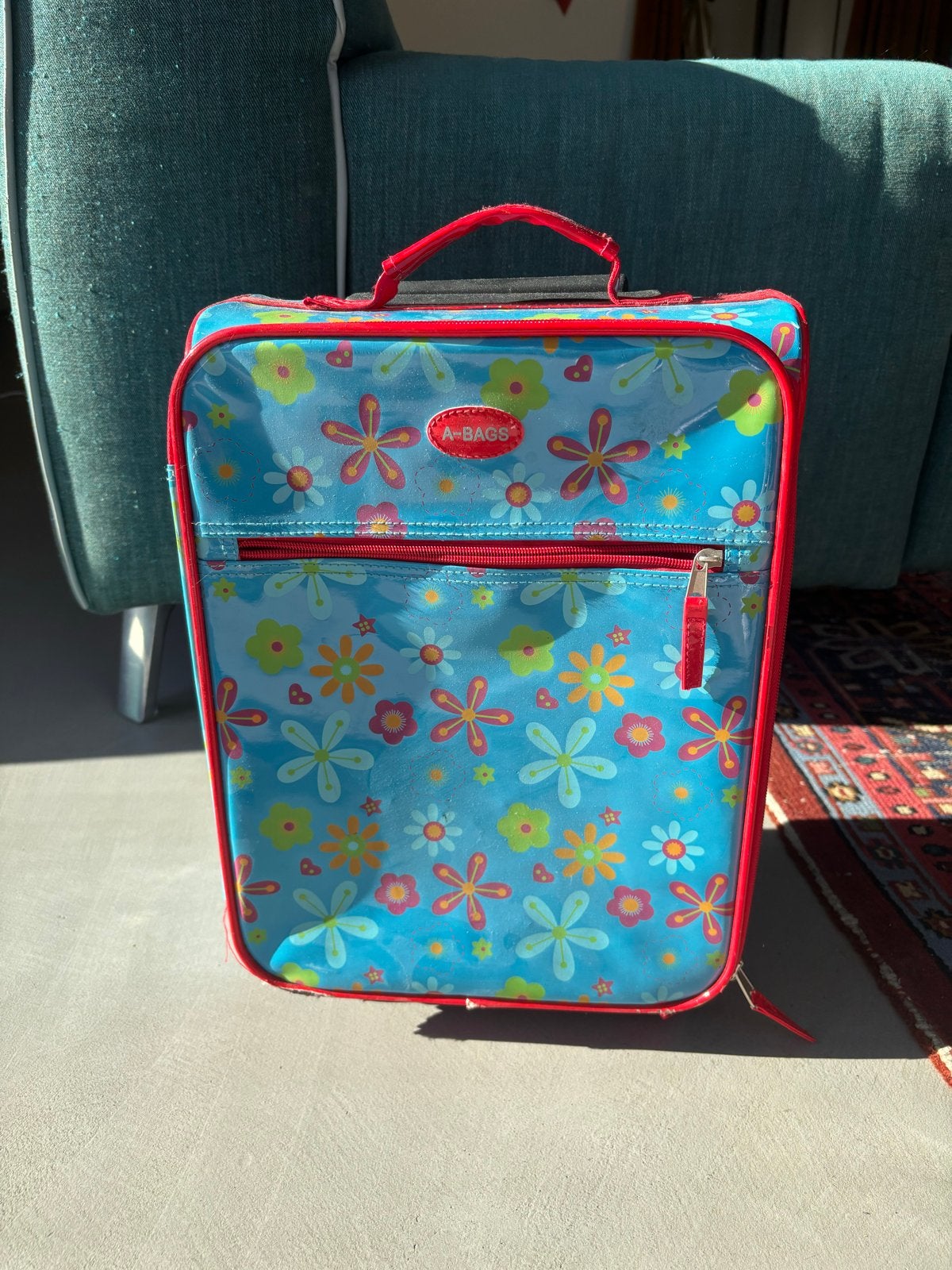 Leuke kinder trolley koffer met bloemenprint, Sieraden, Tassen en Uiterlijk, Overige materialen, Gebruikt, 50 tot 60 cm, Ophalen of Verzenden