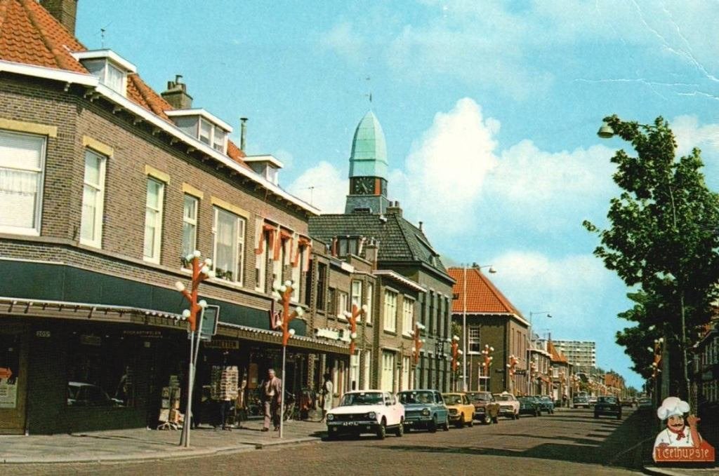 Hoek van Holland -winkelstraat ca. 1980, Ophalen, 1960 tot 1980, Gelopen, Zuid-Holland