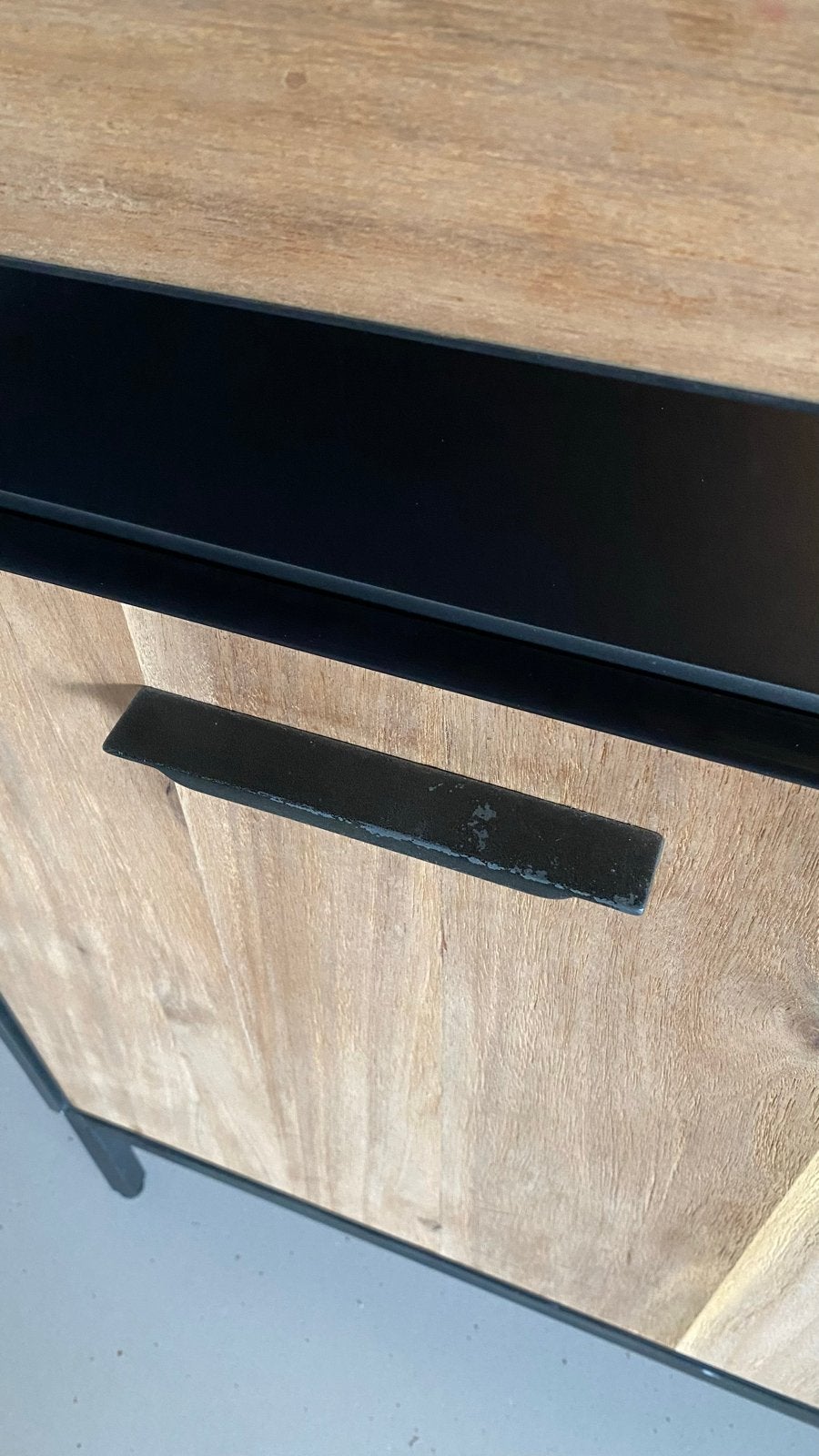 Foto 9 van Houten dressoir 240 cm met LED verlichting
