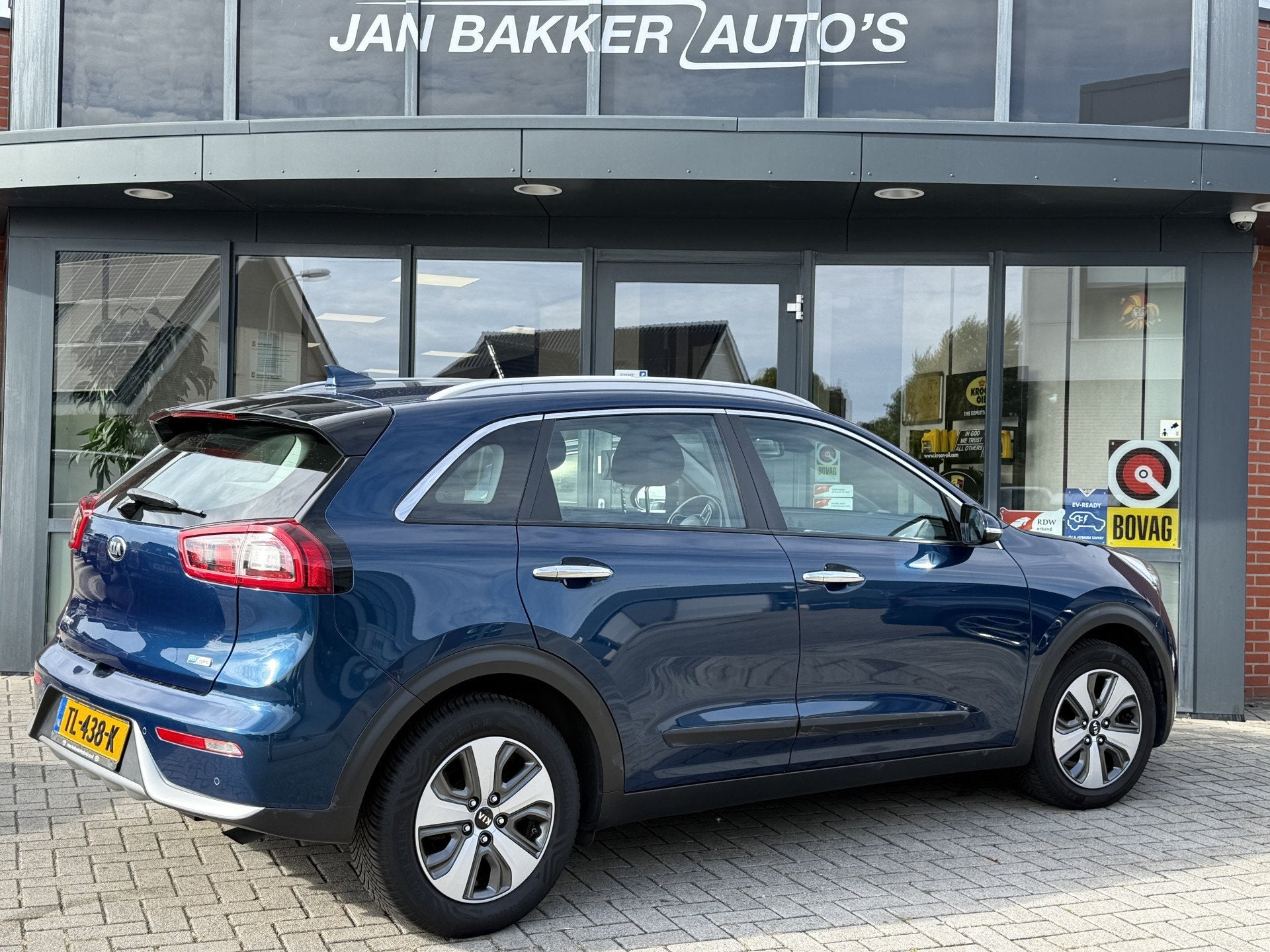 Foto 3 van Kia Niro 1.6 GDi Hybrid DynamicLine ✅ Navigatie ✅ achter