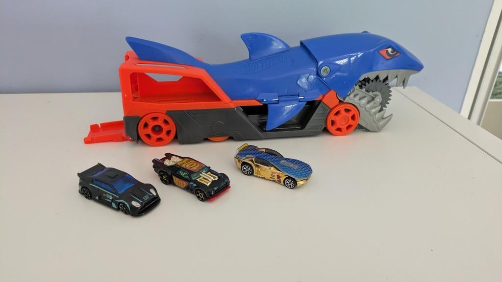 Hot Wheels Haai Transporter met 3 Auto's, Ophalen, Gebruikt