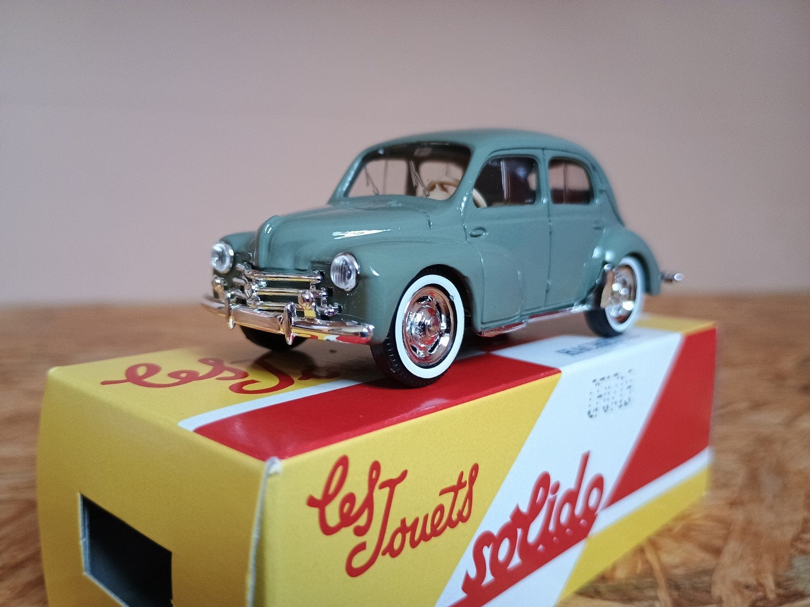 Renault 4 !            nieuw !, Ophalen of Verzenden, Nieuw, Auto, Solido