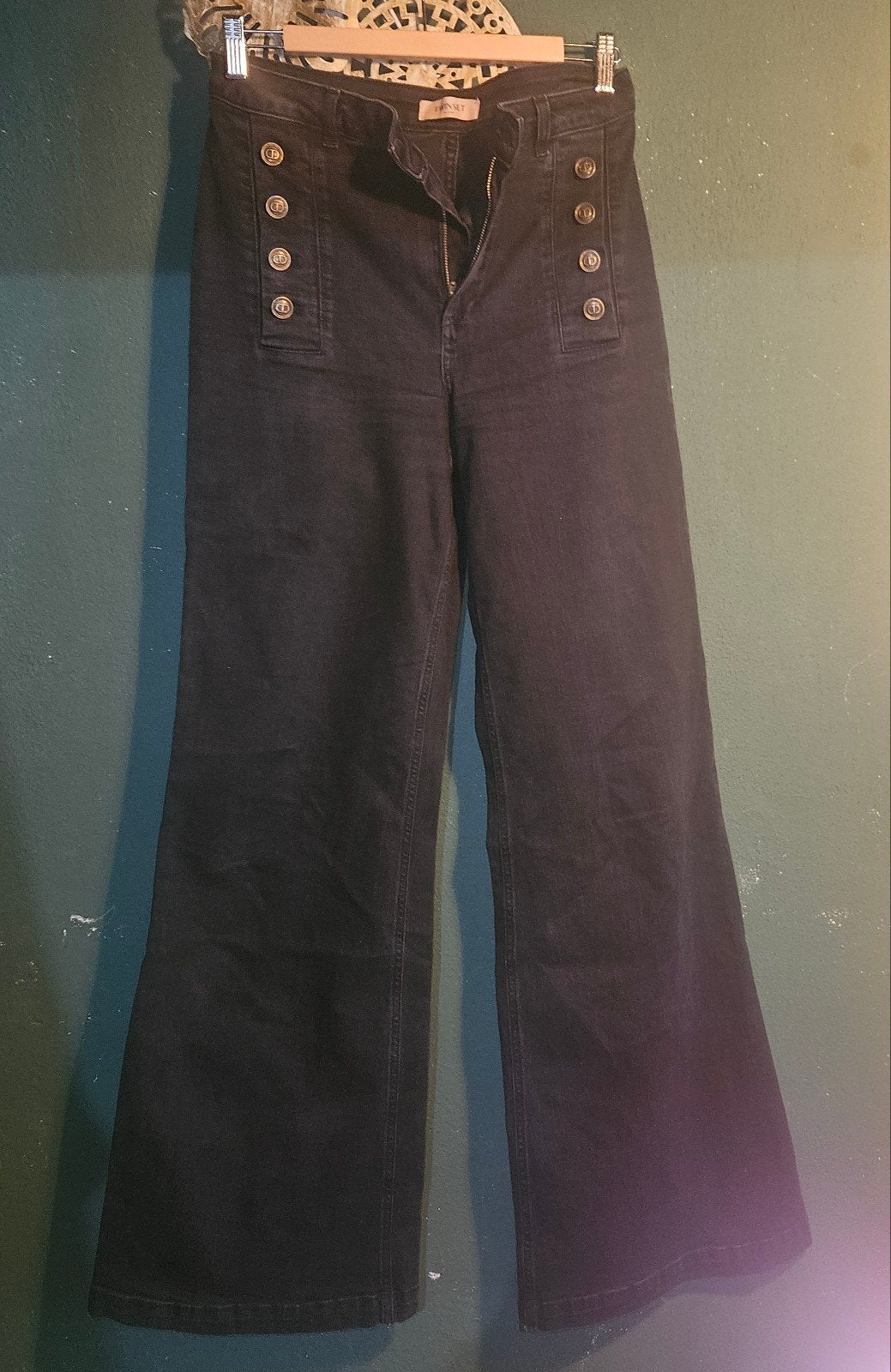 Twinset zwarte flared jeans met gouden knopen, Maat 38/40 (M), Twinset, Zwart, Ophalen of Verzenden