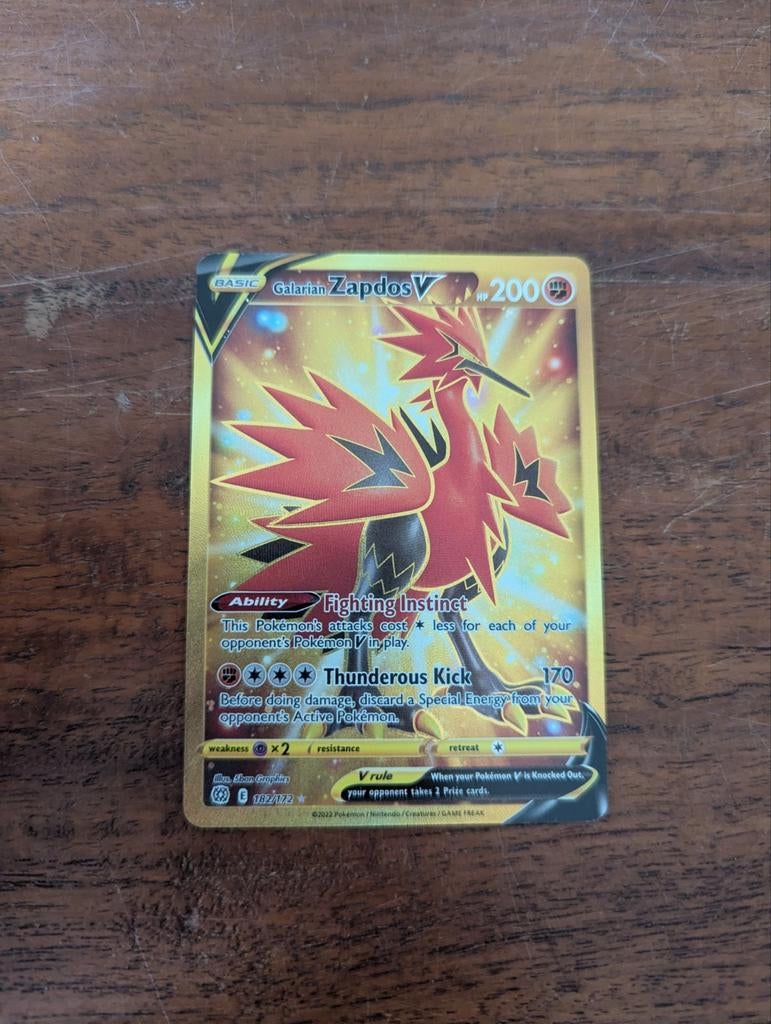Galarian Zapdos V Pokémon kaart, Hobby en Vrije tijd, Verzamelkaartspellen | Pokémon, Ophalen of Verzenden