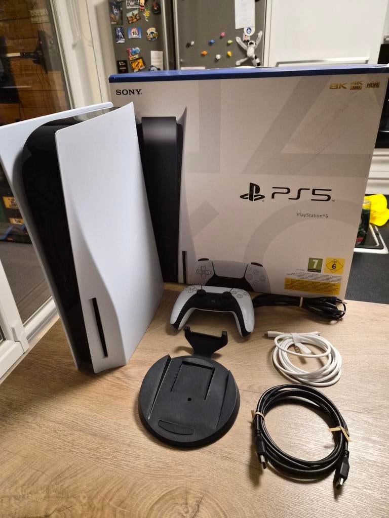 Playstation 5 disc  825 GB met 8 spelletjes + controller., Ophalen, Zo goed als nieuw